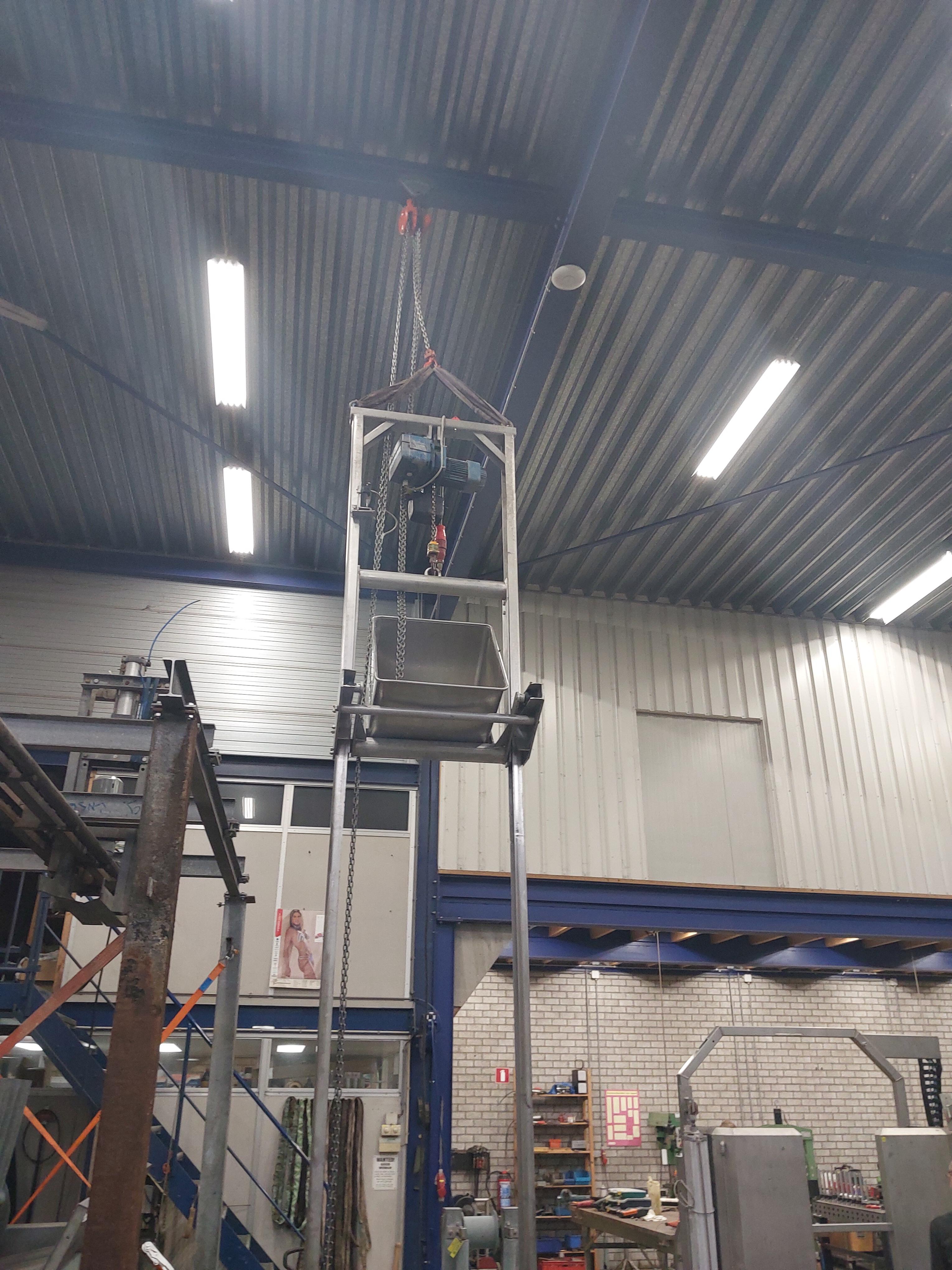 Used Bin lift