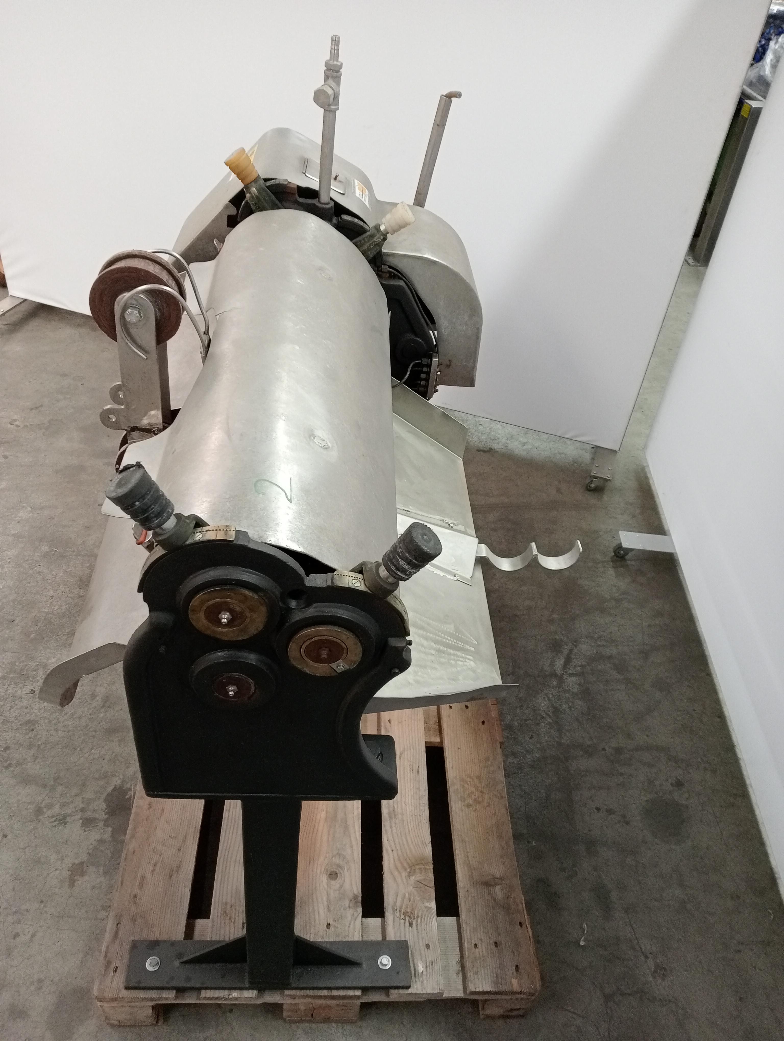 Used Intestine - Casing cleaning line