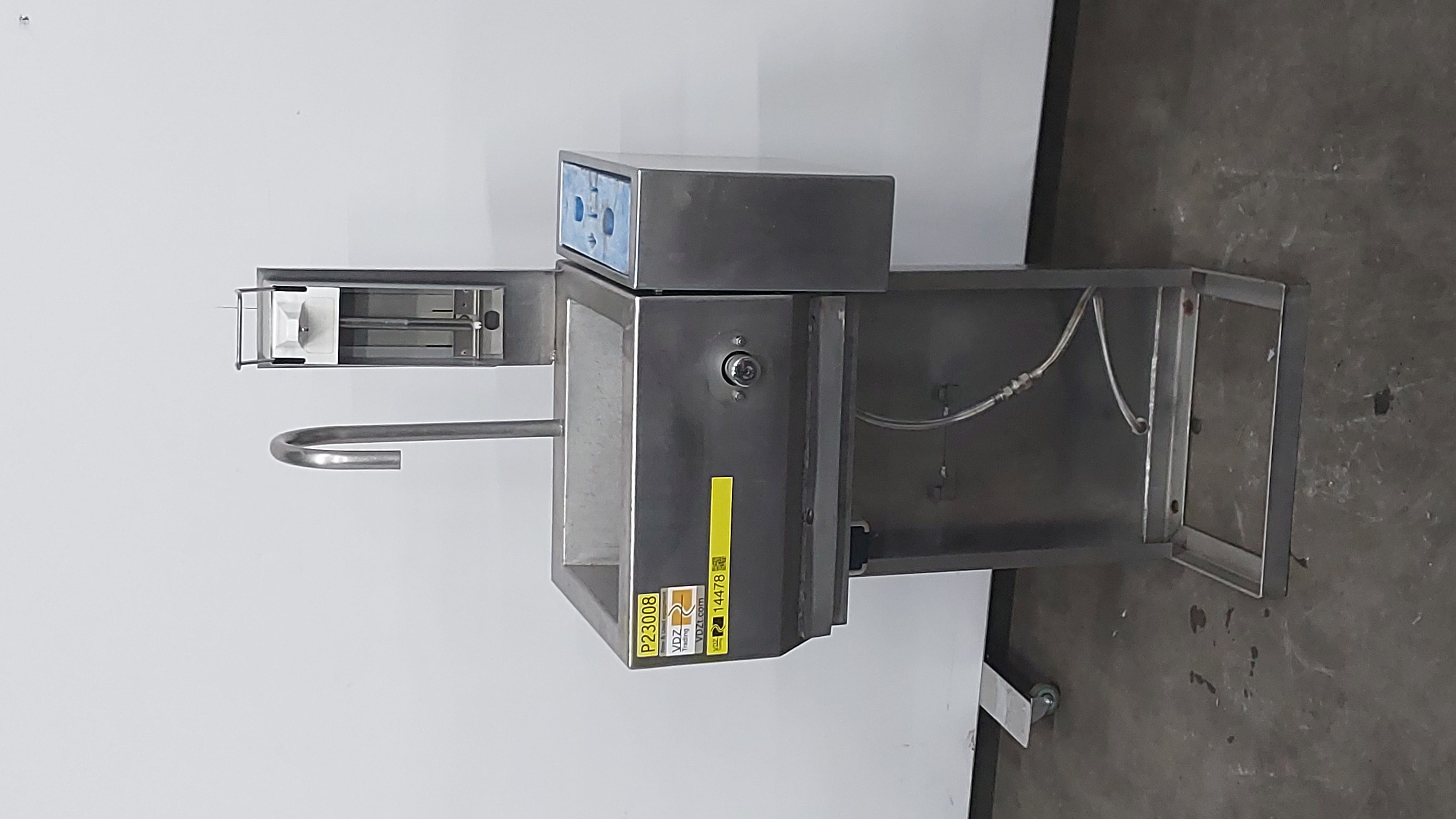 Used Wash basin with sterilisator