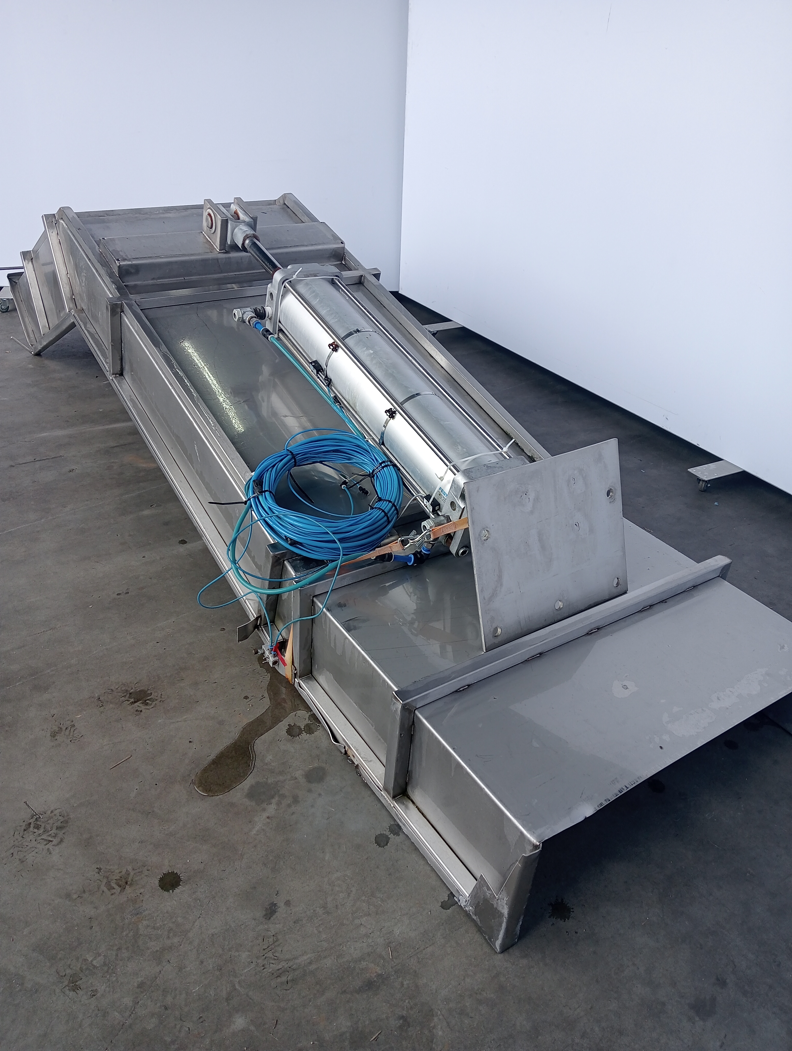 Used Paunch gutter - lift