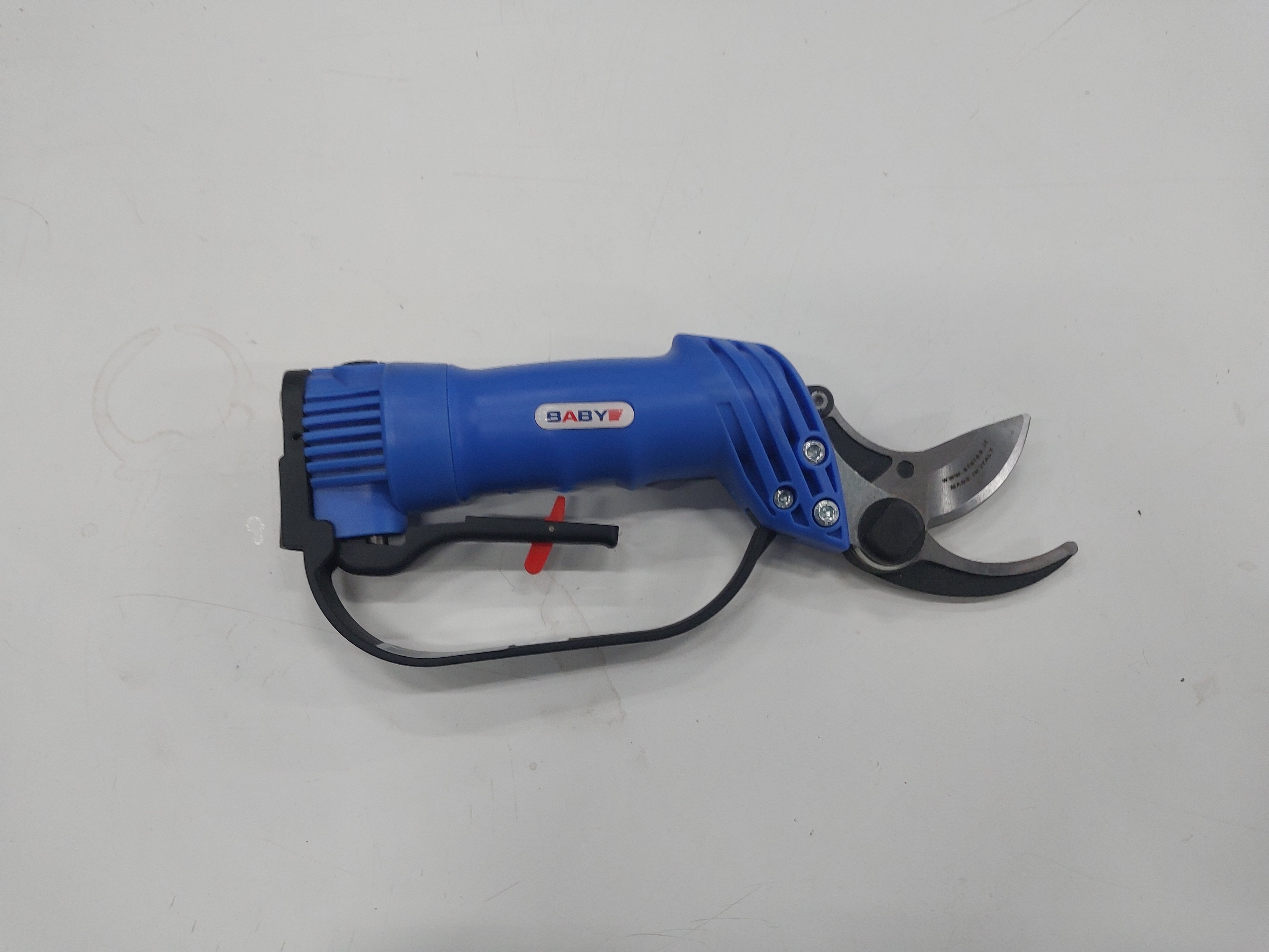 Used Manual pneumatic scissors for chicken-ducks-geese for feet and heads