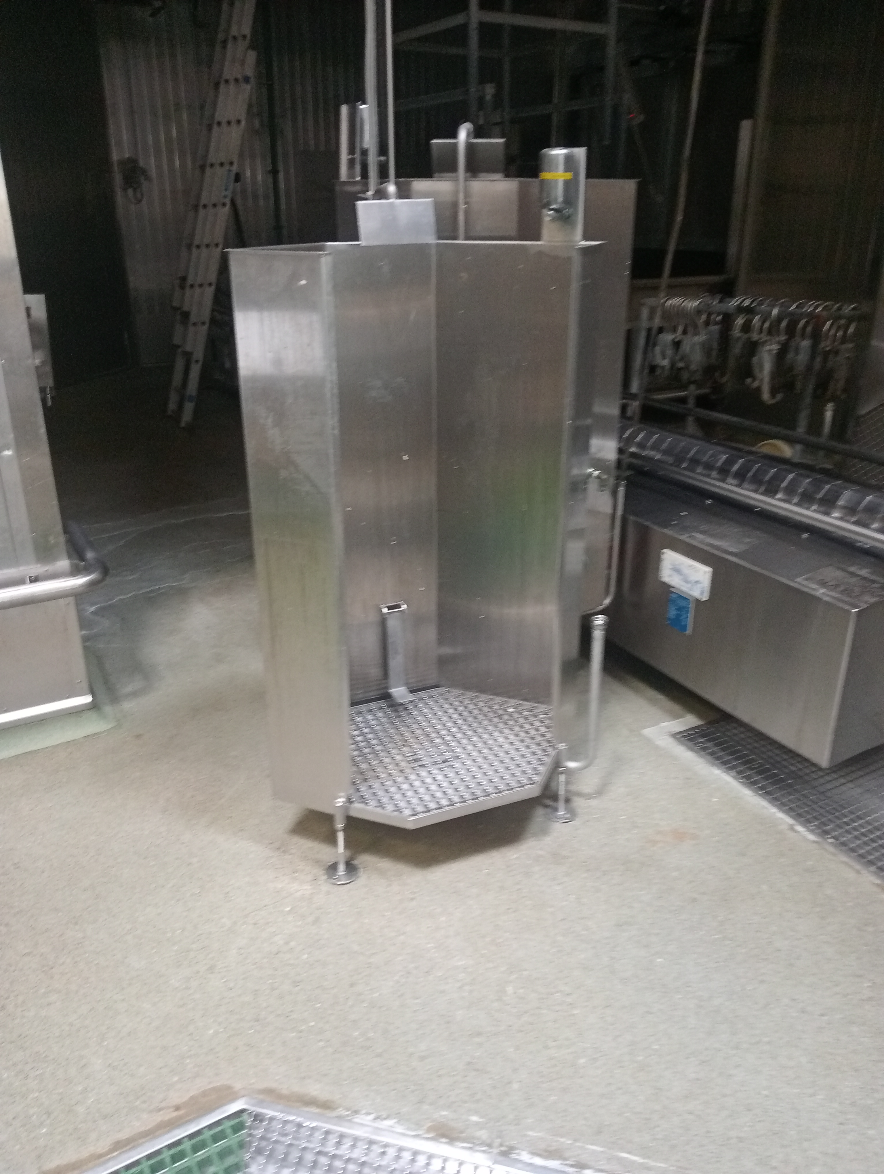 Used Apron washer