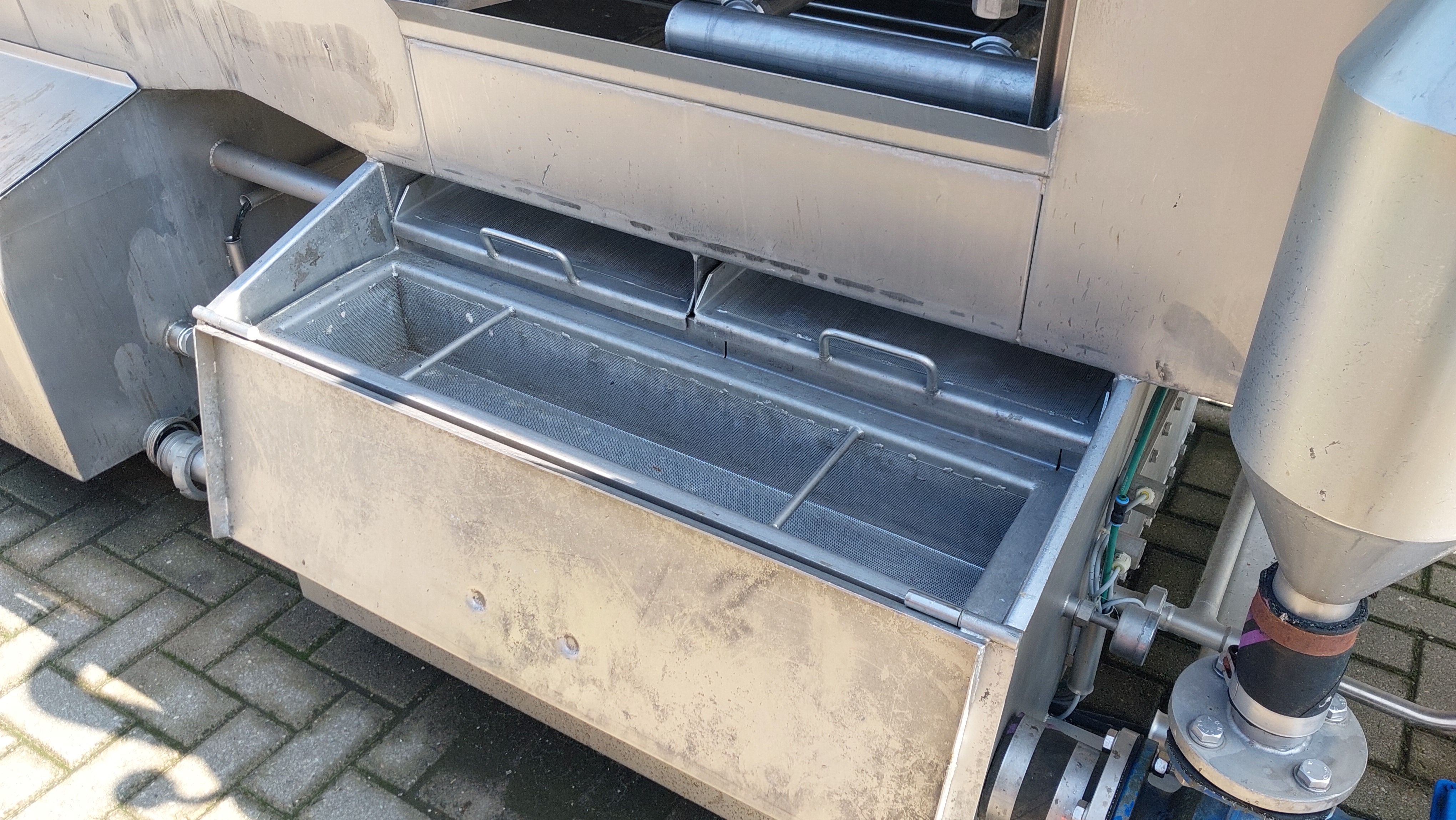 Used Crate washer and dryer