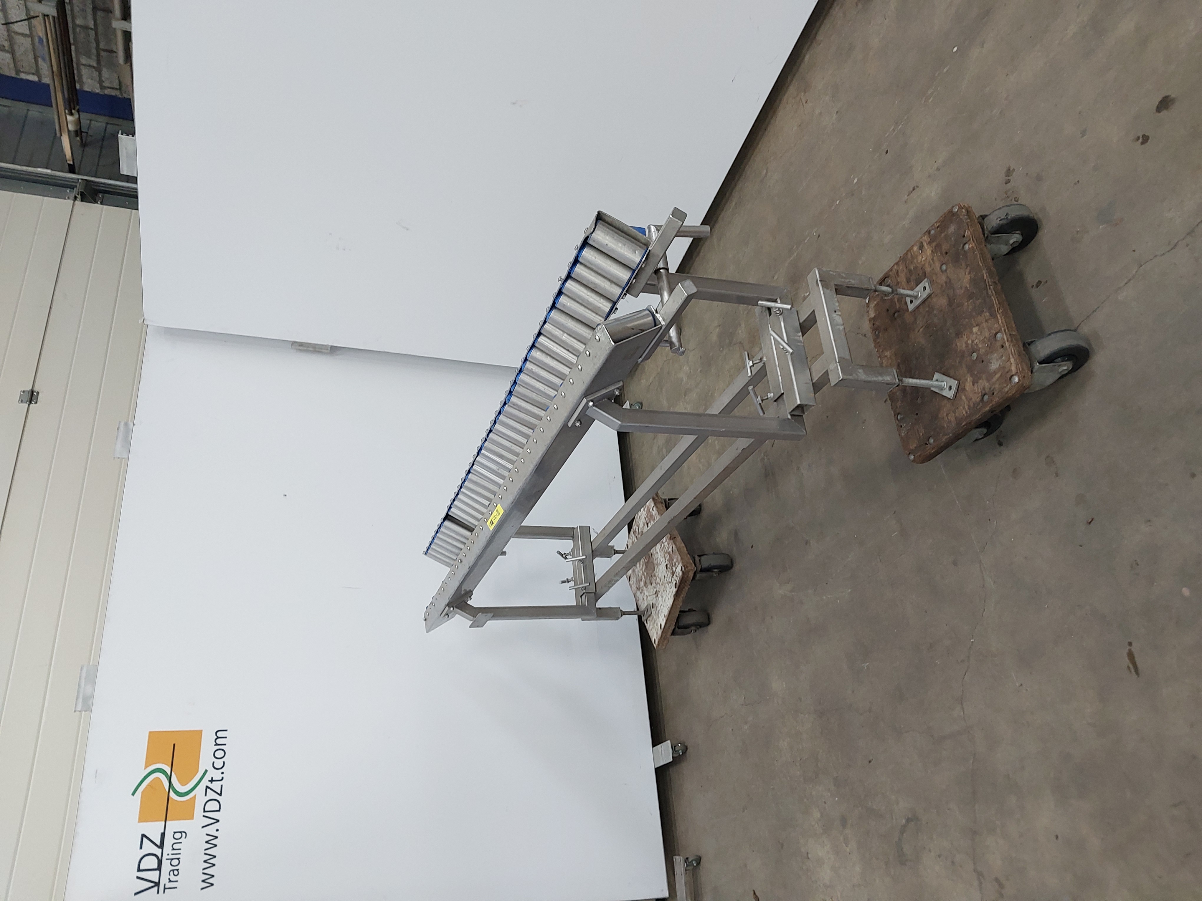 Used Pre-dehiding table with rollers