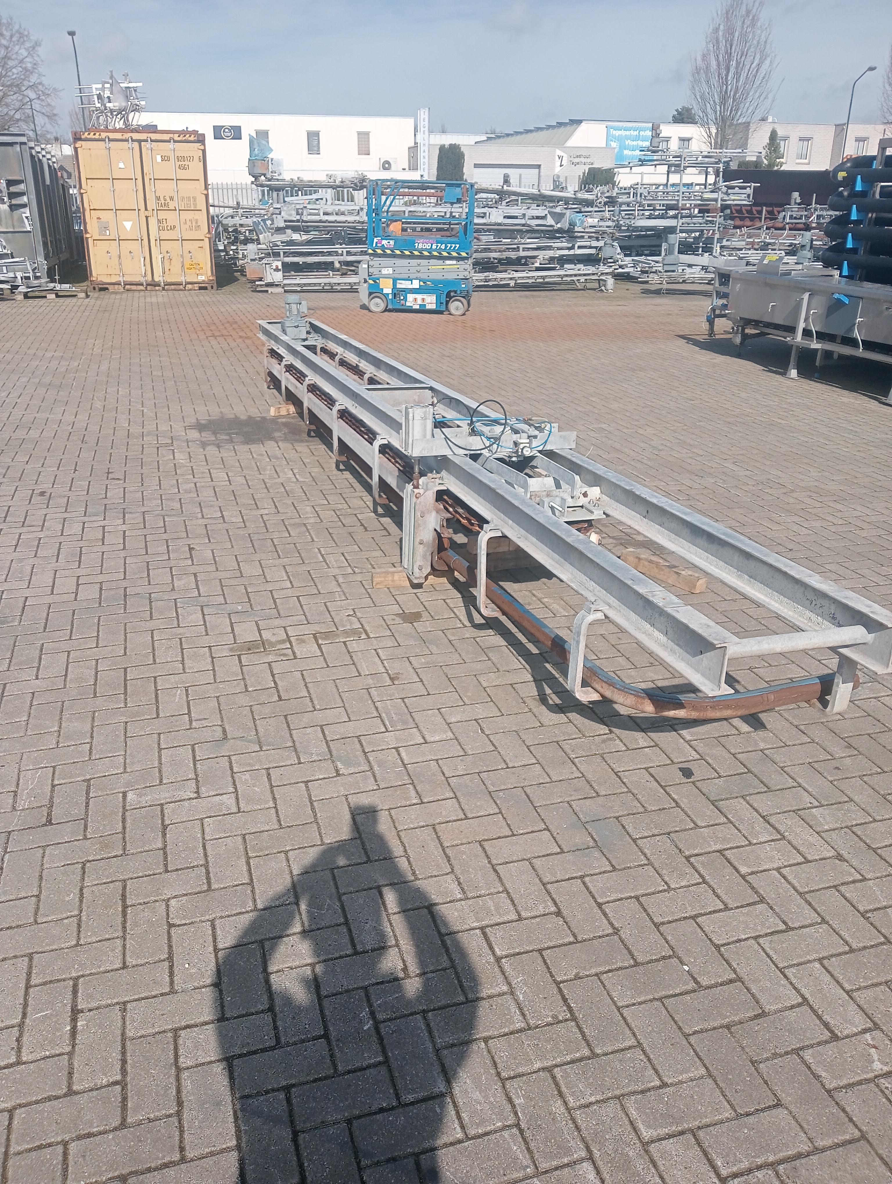 Used Slaughtering conveyor with dropper