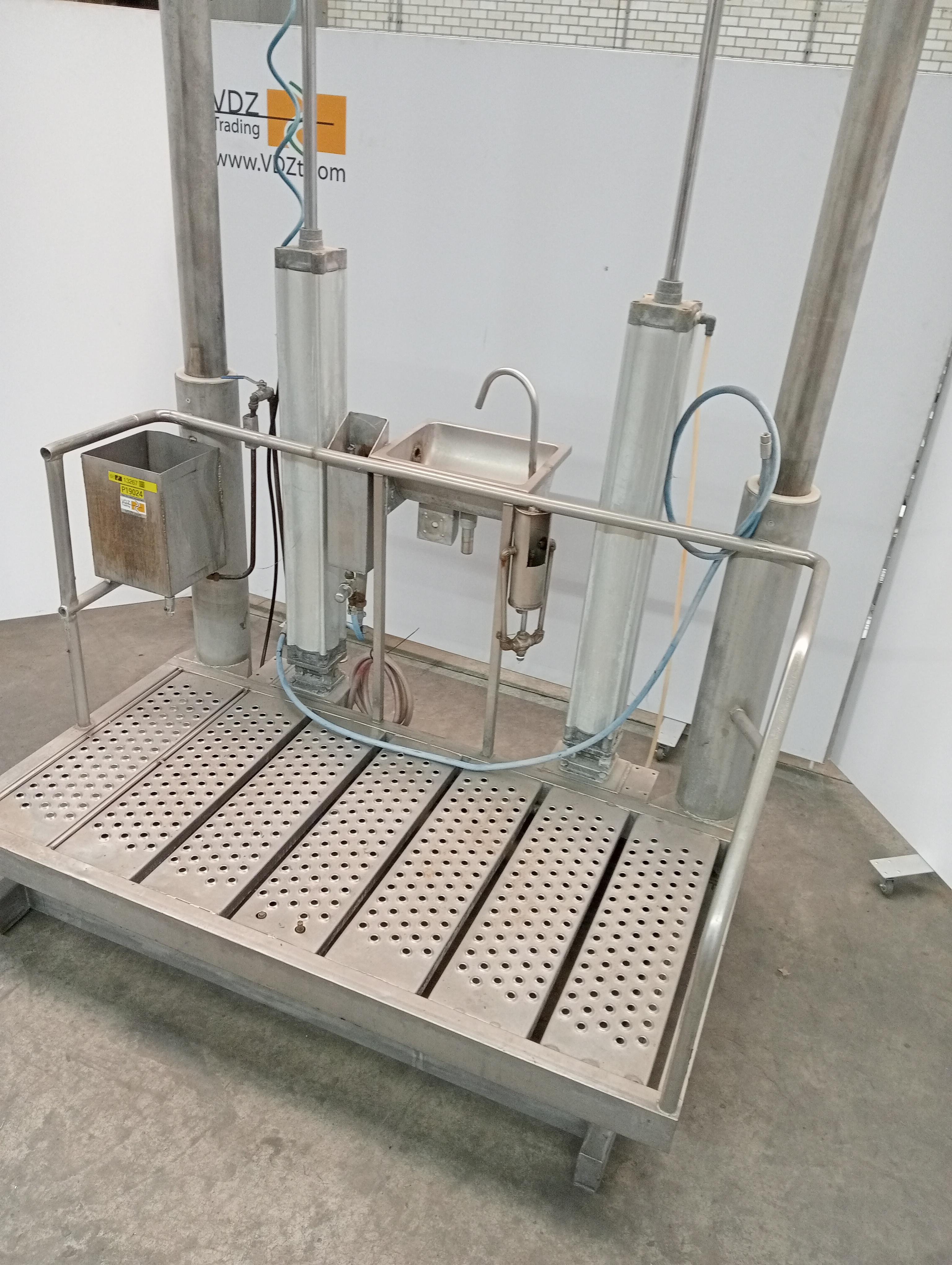 Used Movable platform