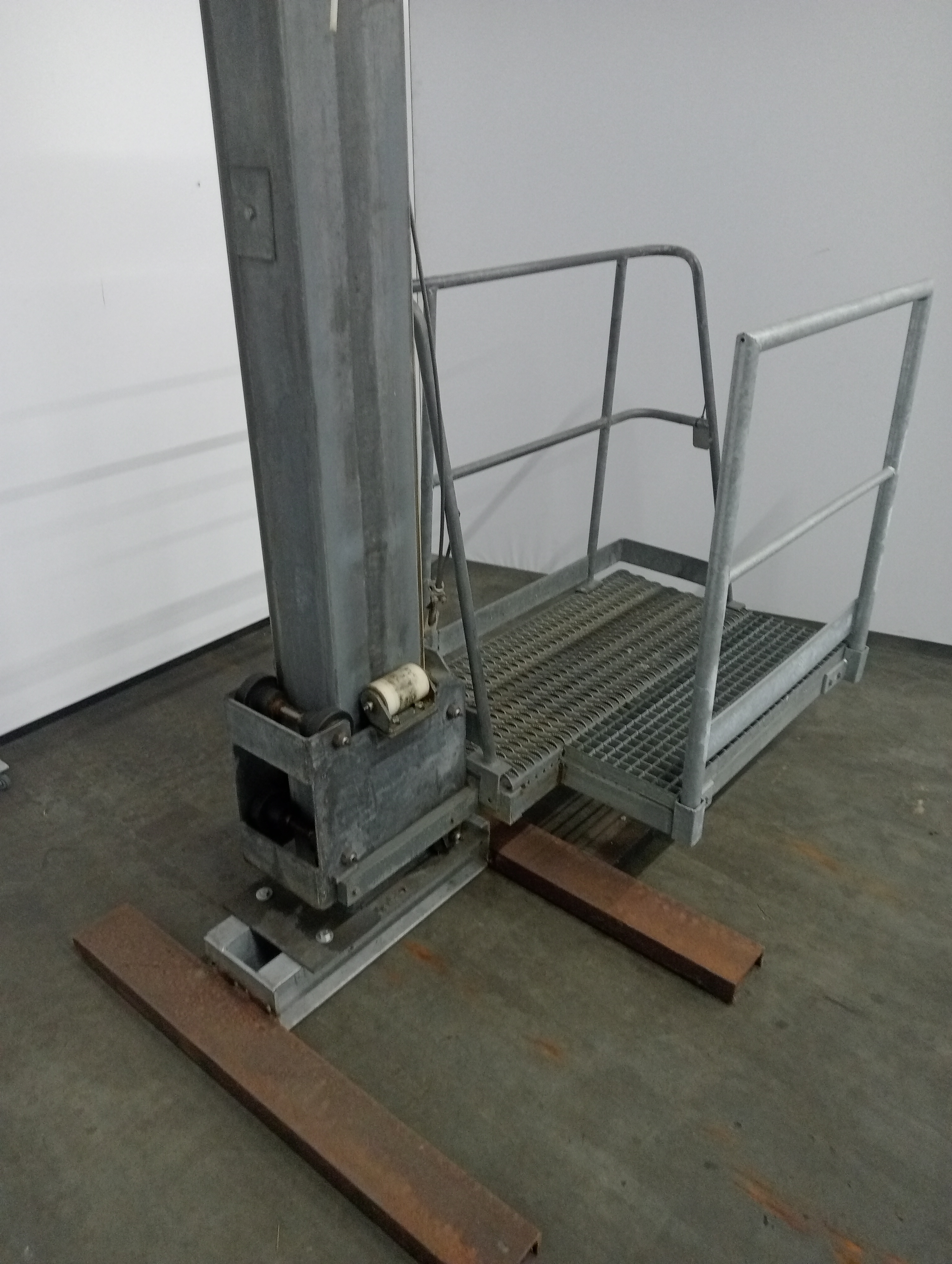 Used Movable platform