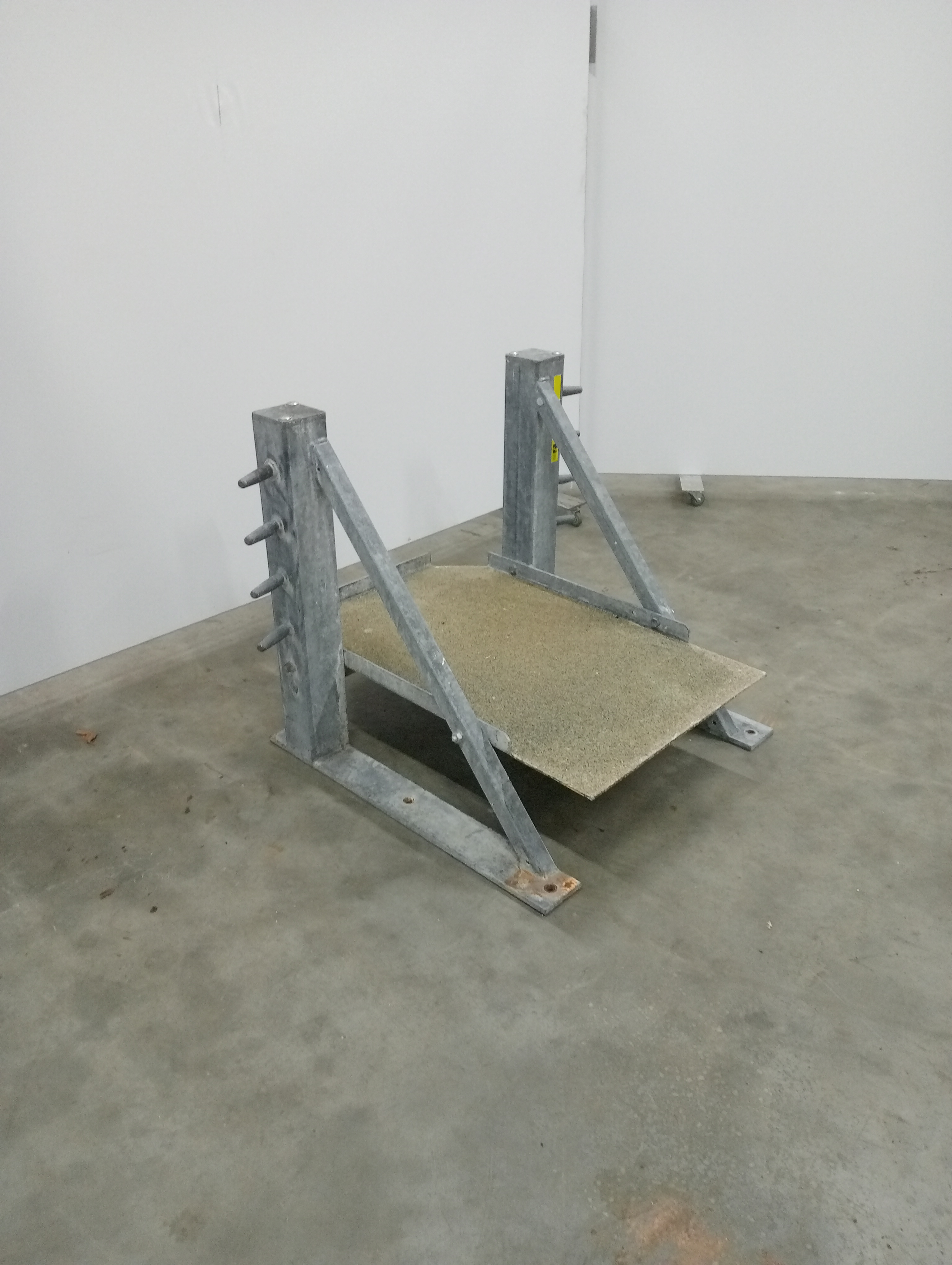 Used Leg restraining station