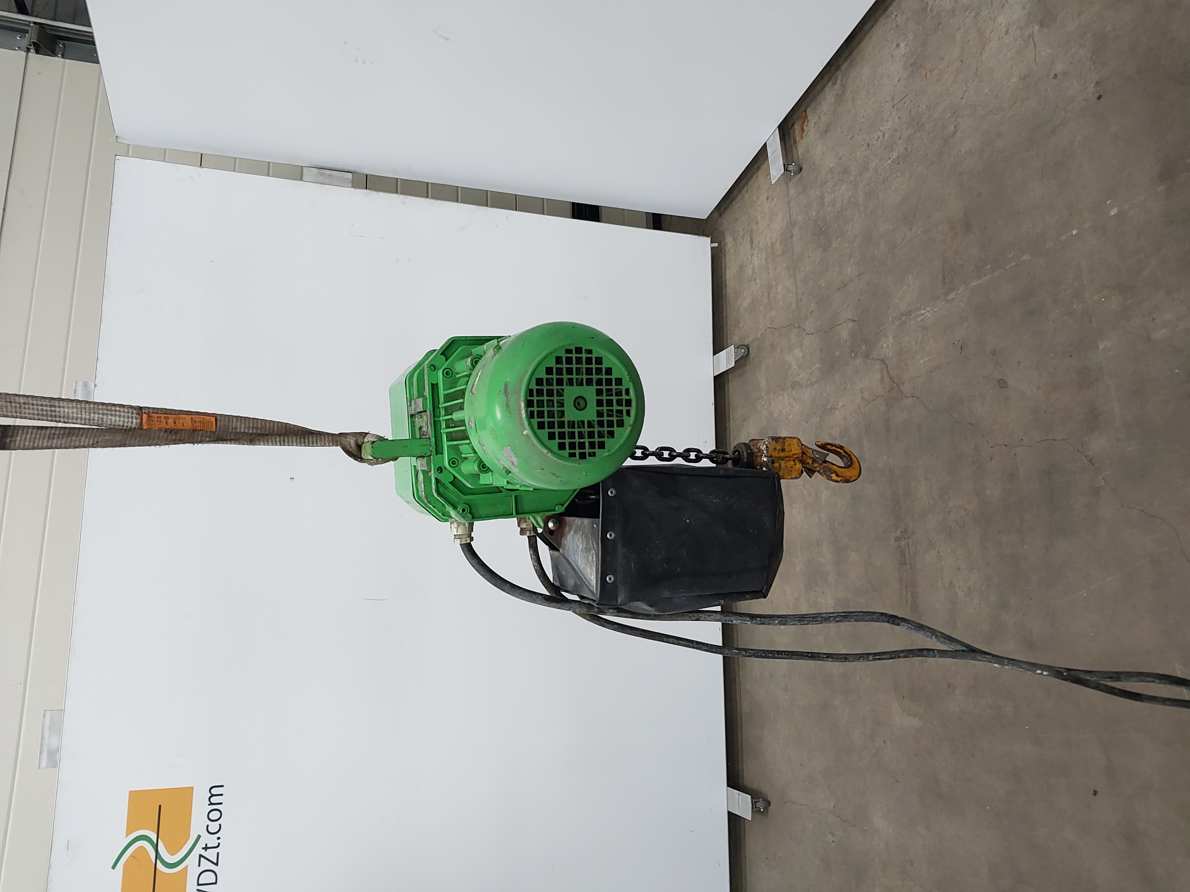 Used Loading and unloading elevator