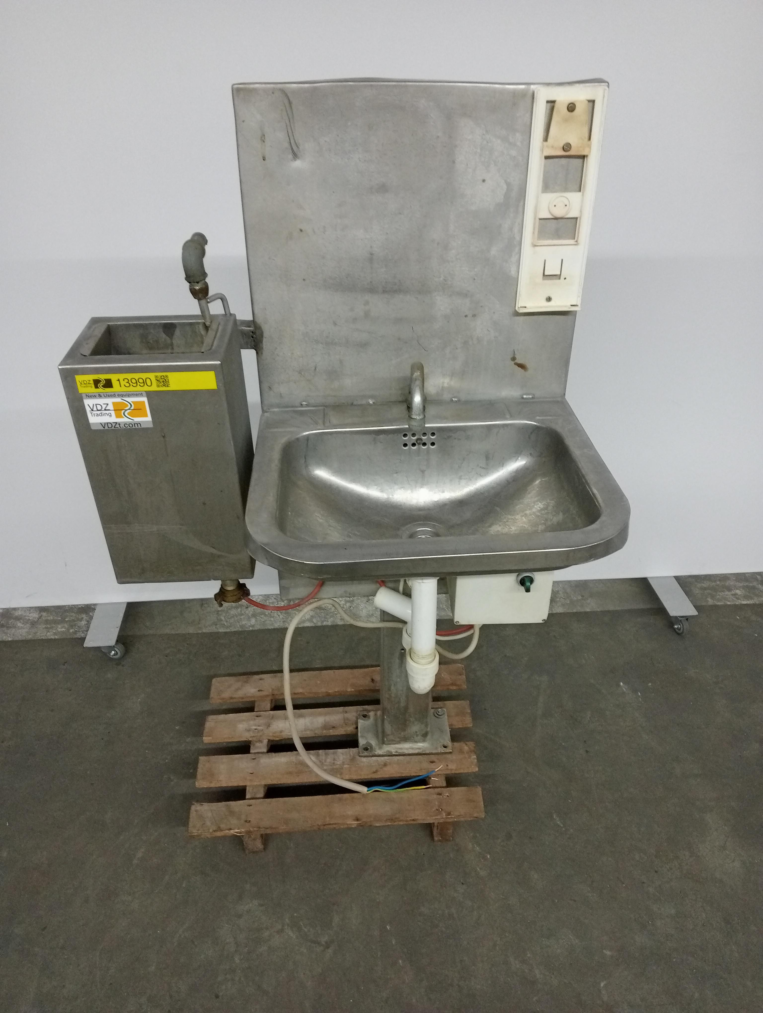Used Wash basin with sterilizer