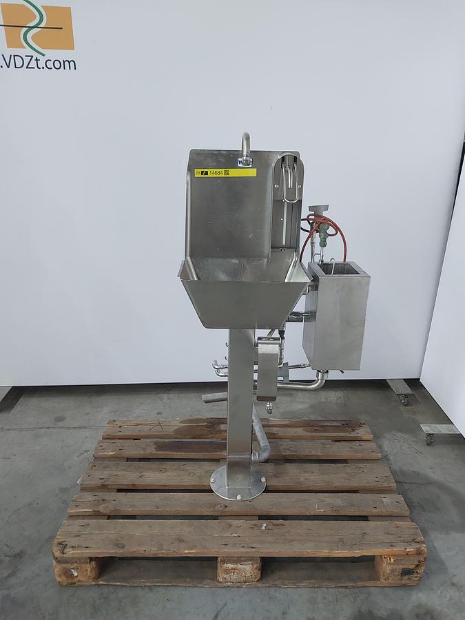 Used Wash basin