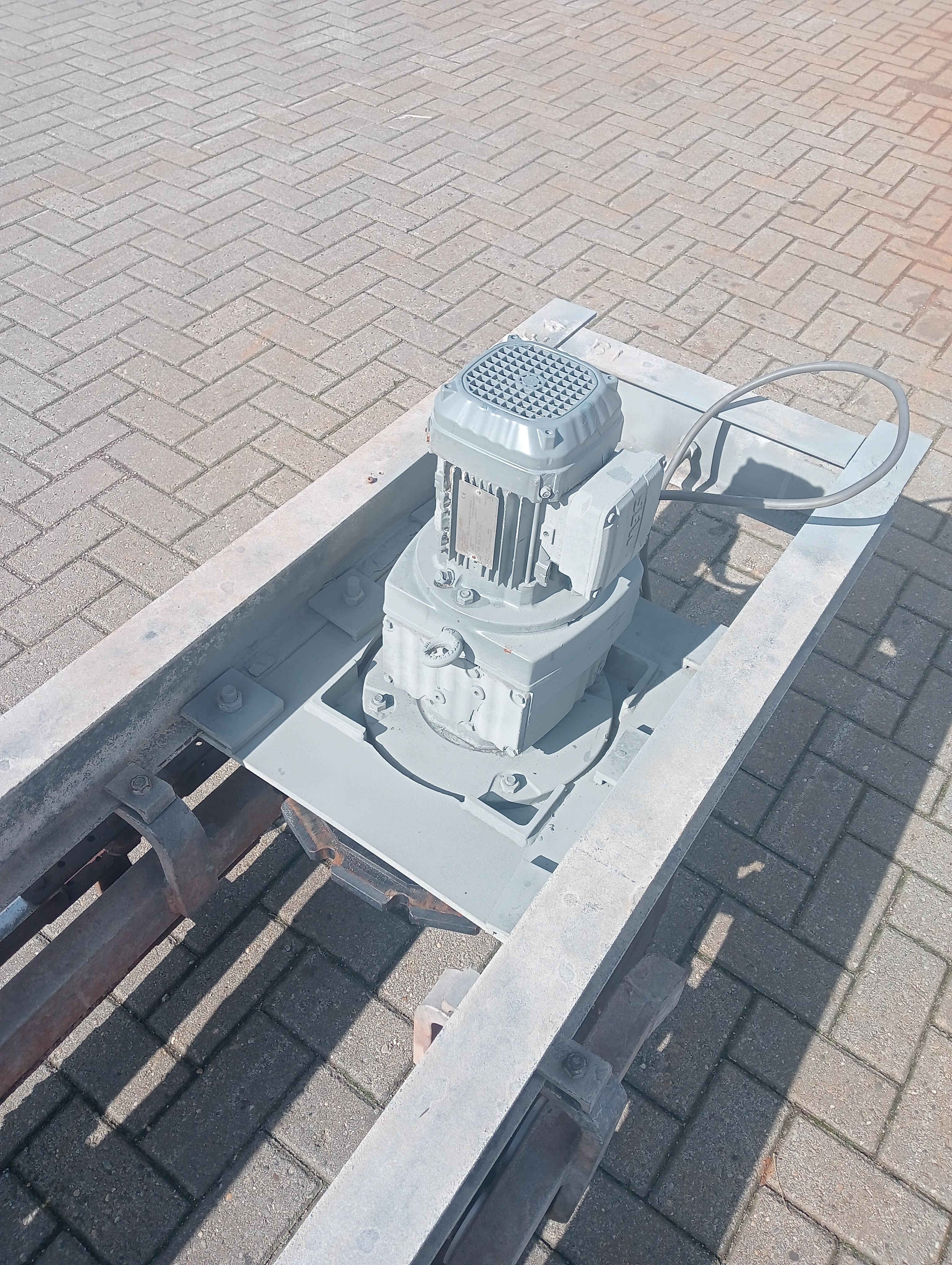 Used Slaughtering conveyor with dropper