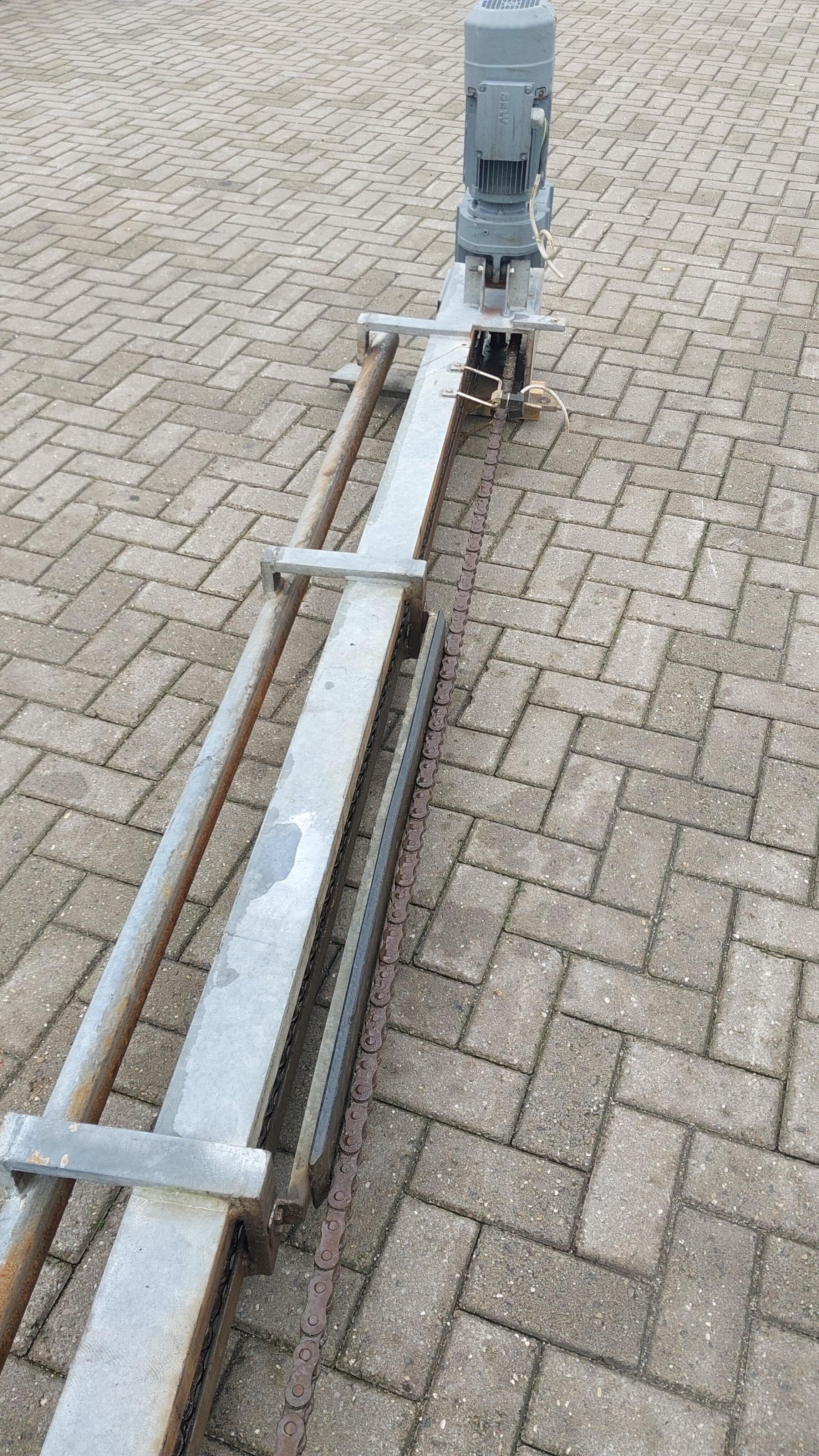Used Conveyer lift bleeding cattle