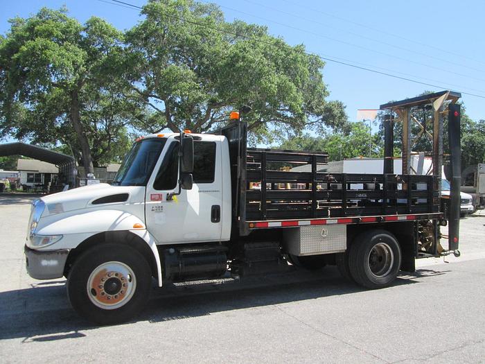 2005 International 4300 Attenuator Truck