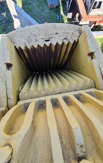 Usato Frantoio a Mascelle, LORO & PARISINI modello Magutt CR 600