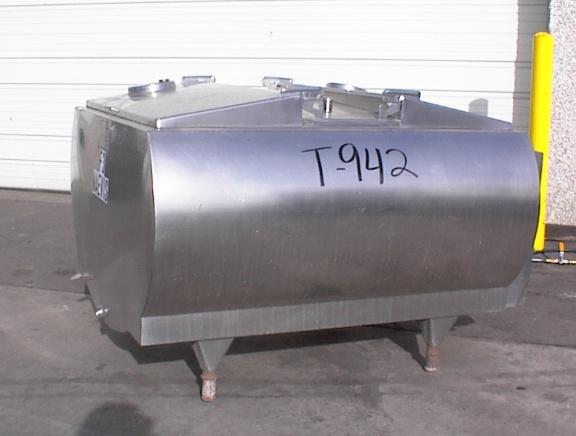 Usado 200 GALLON BULK TANK.  MUELLER MODEL M SERIAL 929516