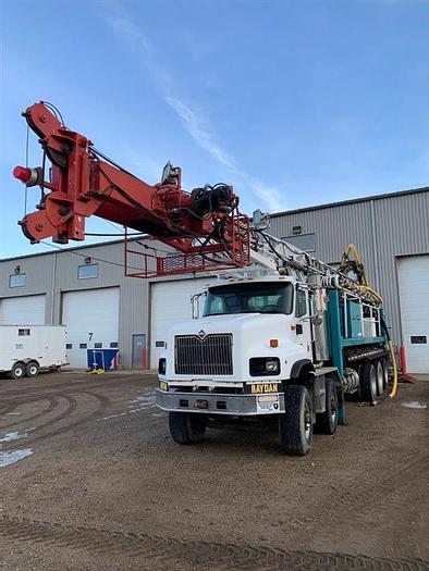 Refurbished 2004 International UDR 1500 Range III Drill Rig