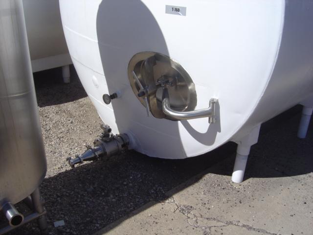 Used 5000 GALLON STORAGE TANK.  CHICAGO STAINLESS