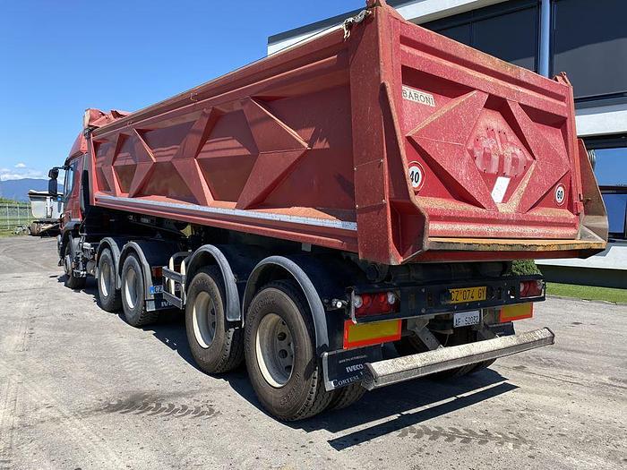 Usato 2010 IVECO TRAKKER 500 CON SEMIRIMORCHIO VASCA