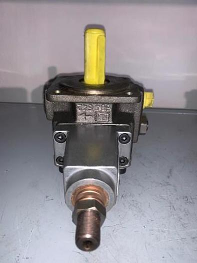 Bosch Rexroth PV7-11/06-10RA01MA0-05 Hydraulic Pum
