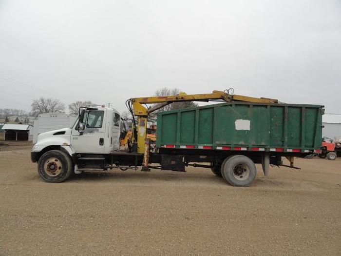 Used 2002 INTERNATIONAL DURASTAR 4400