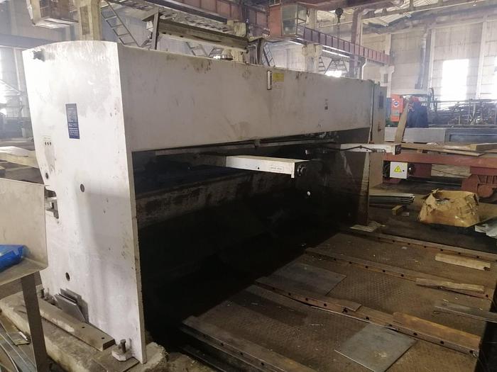 Used 2012 YAWEI LGS 6x3050 CNC Hydraulic guillotine shears