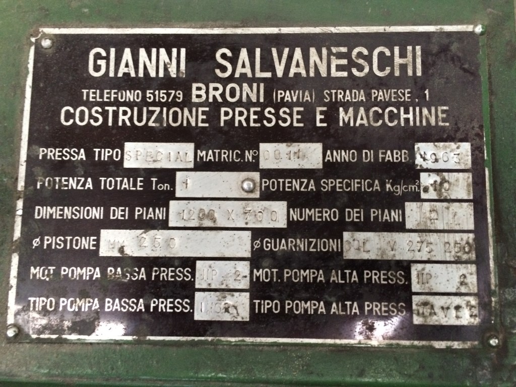 Usato Pressa idraulica mm. 1200×700 h.600