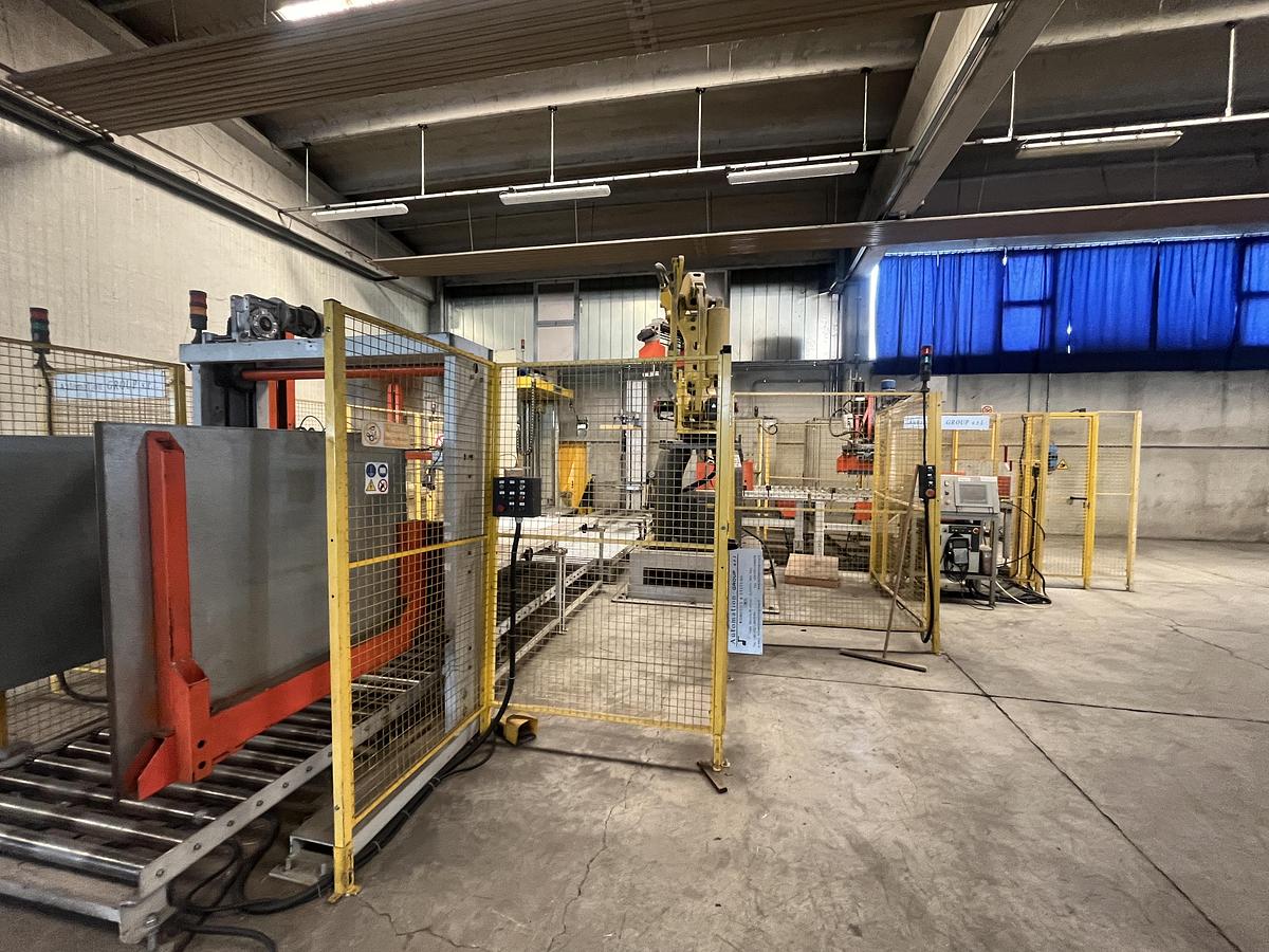 Used Pallettizzatore Robot con Reggiatrice Emmepi 