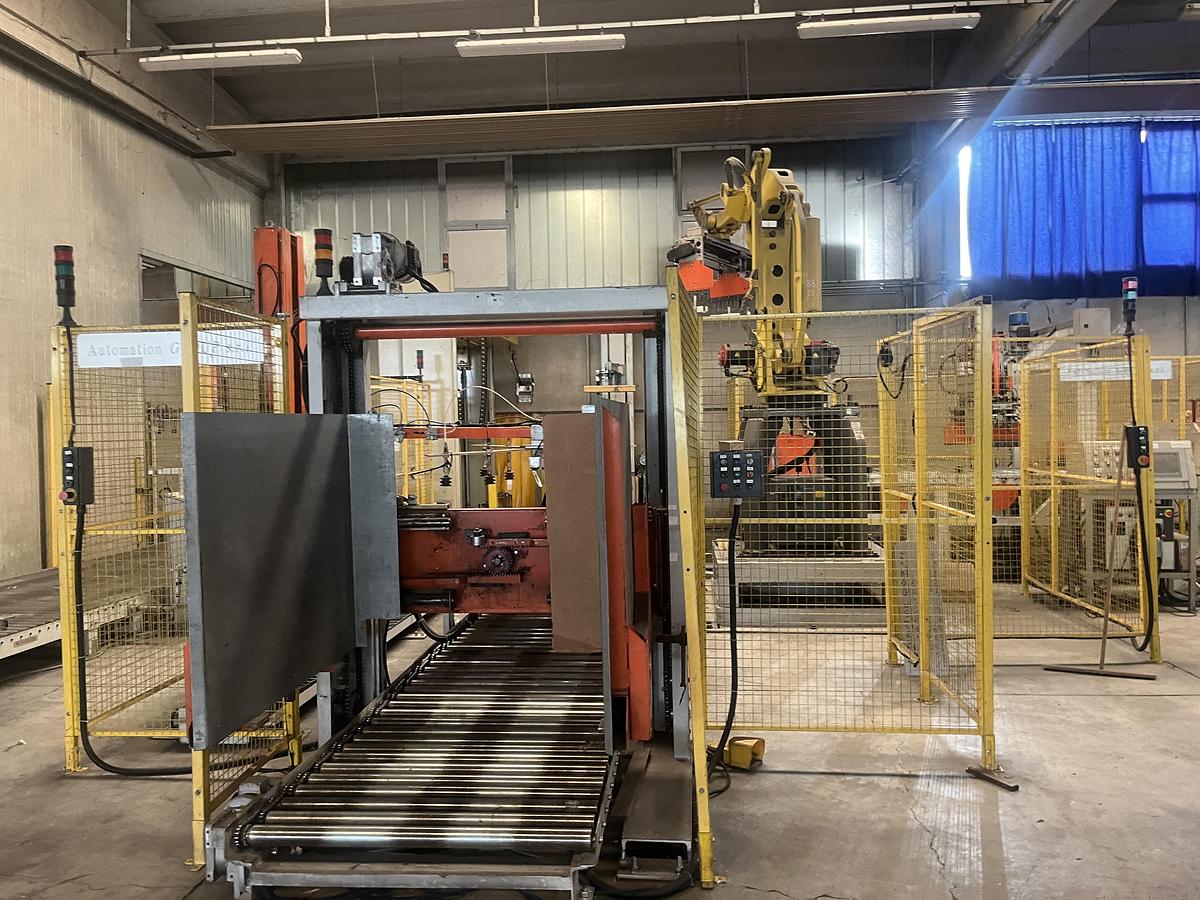 Used Pallettizzatore Robot con Reggiatrice Emmepi 