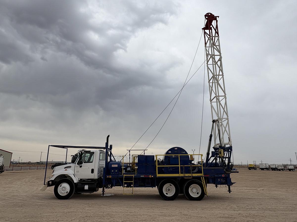 Used 2005 WATSON HOPPER S/D SWAB RIG MTD ON T/A INTERNATIONAL 7400