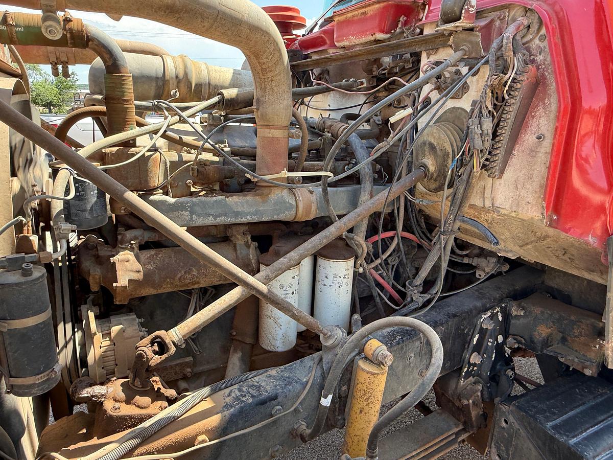 Used 1986 MACK R686ST T/A 60-BBL TRANSPORT TANK TRUCK
