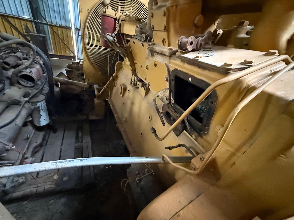Used CATERPILLAR D353 DIESEL ENGINE CORE (INCOMPLETE)