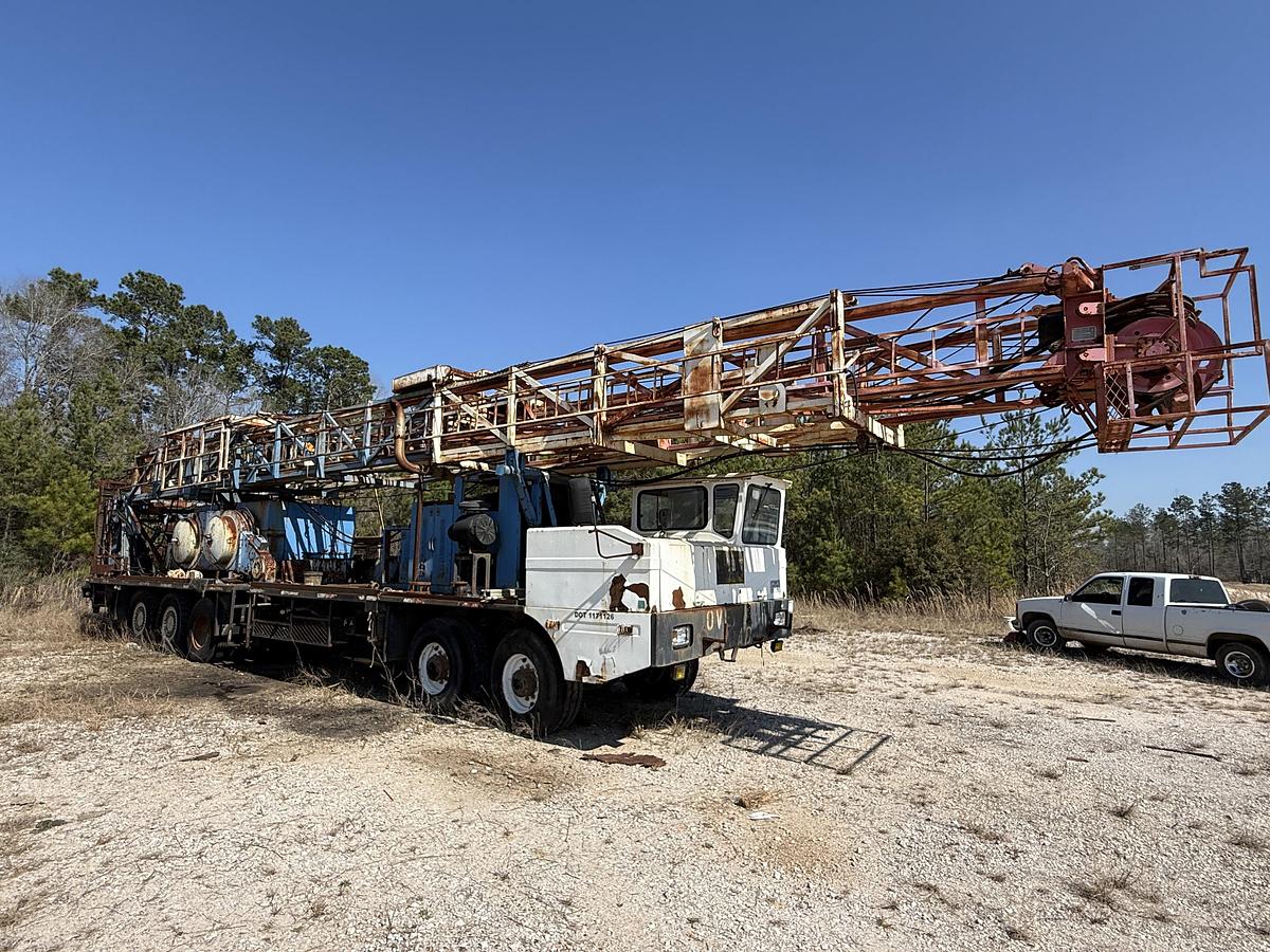 Used 2007 MOOR RIG XJ60 DD 104'-200K 5-AXLE WELL SERVICE WORKOVER RIG