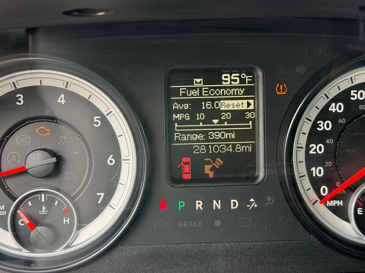 Used 2014 RAM 1500 HEMI 4X4 CREW CAB PICKUP TRUCK