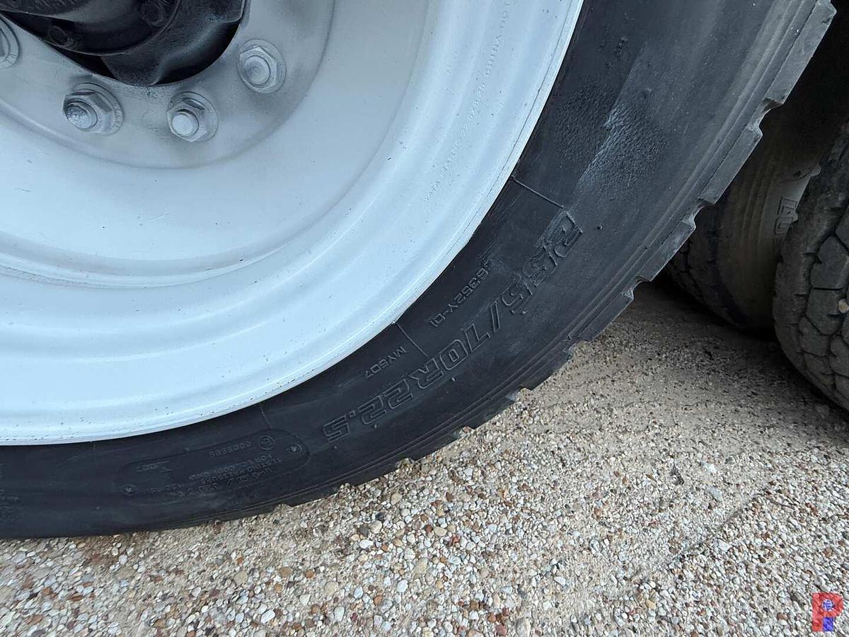 Used 2014 VIKING 53’ X 102” TRI AXLE 40 TON EQUIPMENT LOWBOY