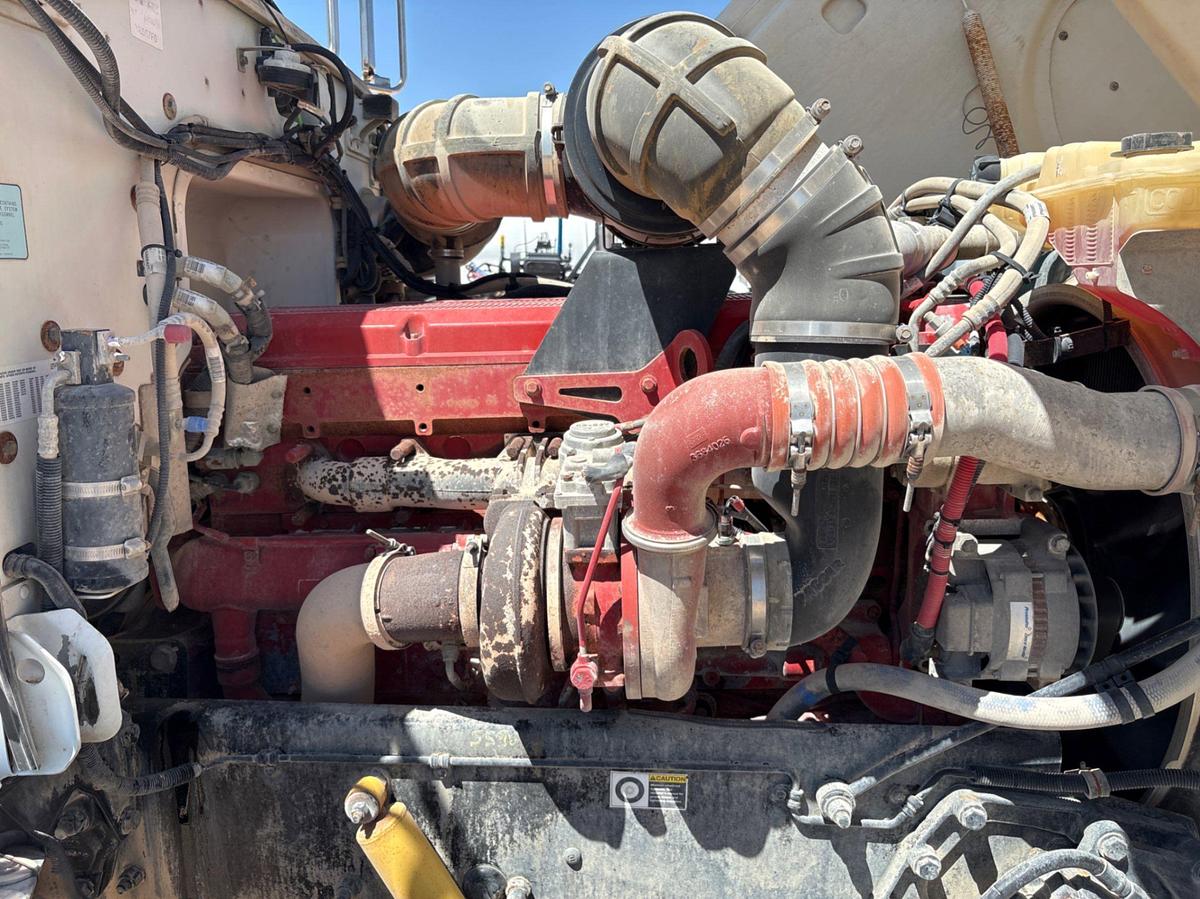 Used 2010 PETERBILT 367 T/A DAYCAB 26-TON CRANE TRUCK