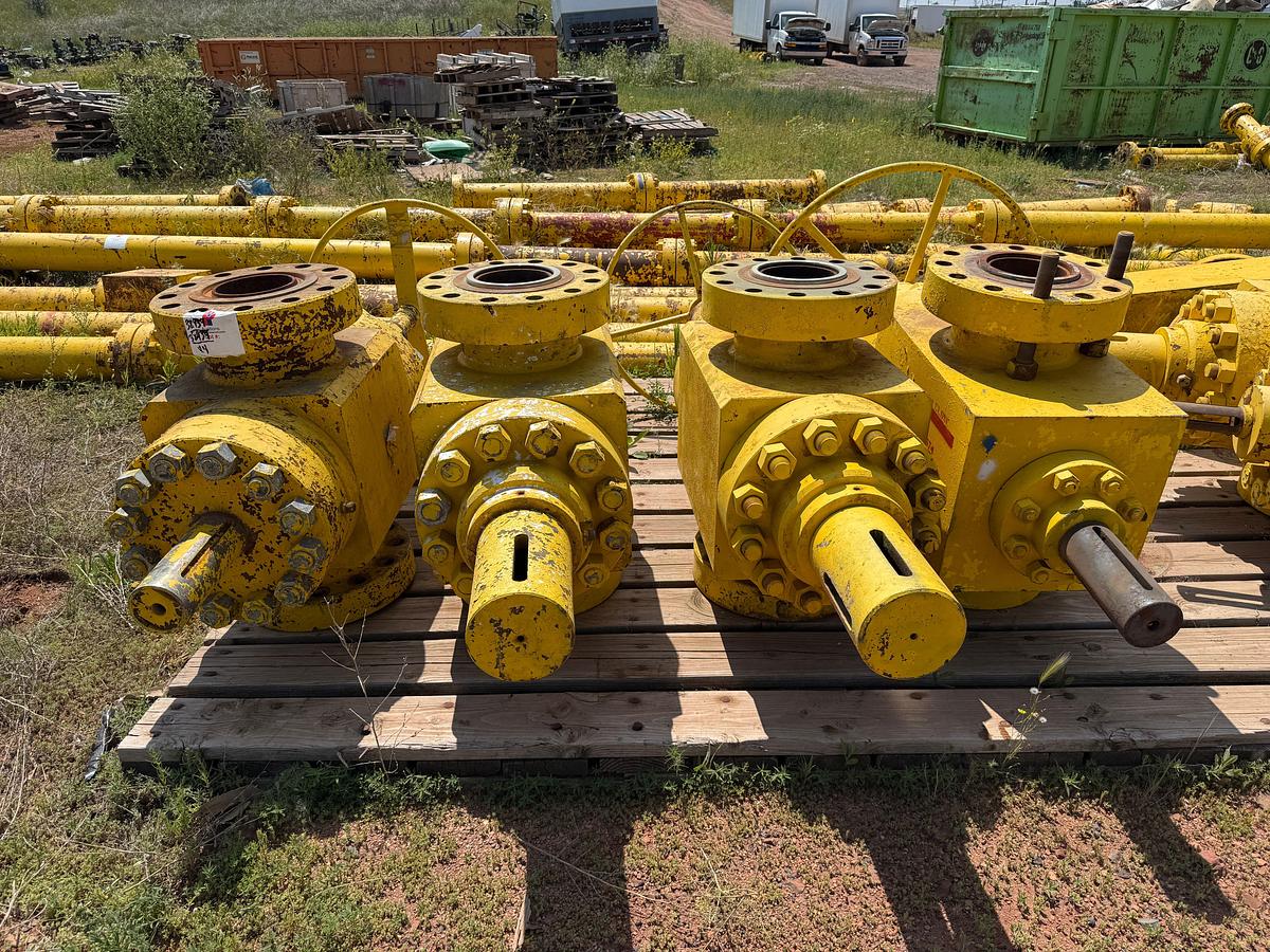 Used (4x$) 7-1/16” 10M MANUAL FRAC VALVES