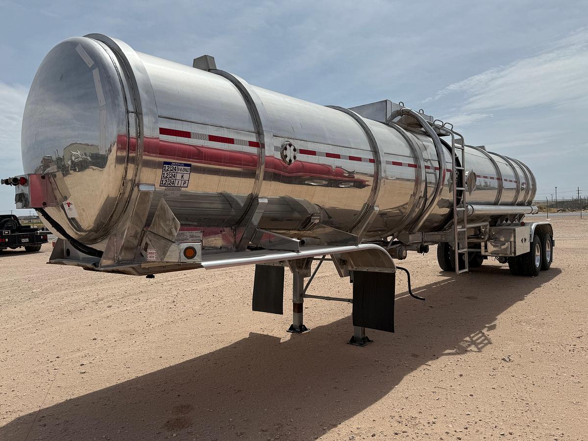 Used 2008 DRAGON PRODUCTS 8,400 GALLON T/A FUEL TRAILER