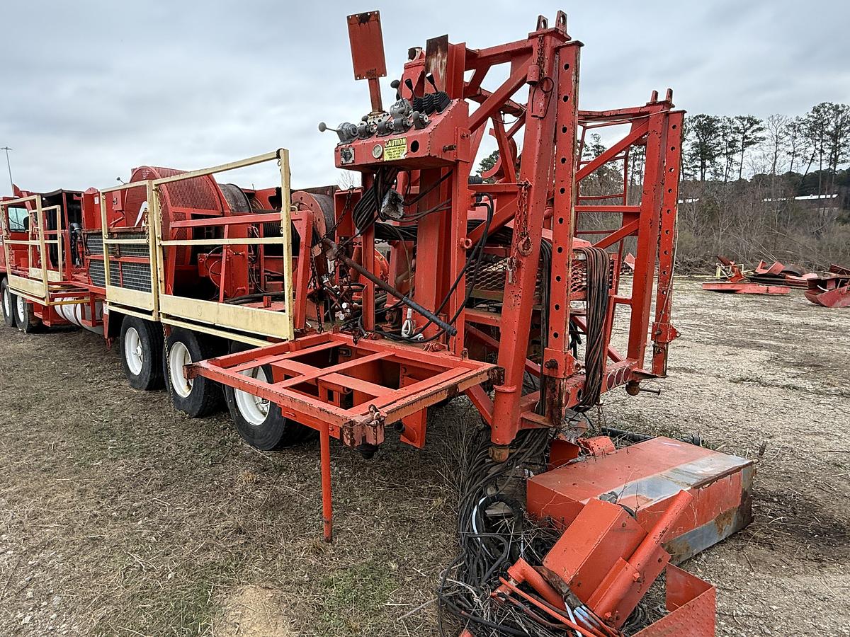 Used 2008 CROWN CE600 DD 5-AXLE WELL SERVICE WORKOVER RIG FOR PARTS