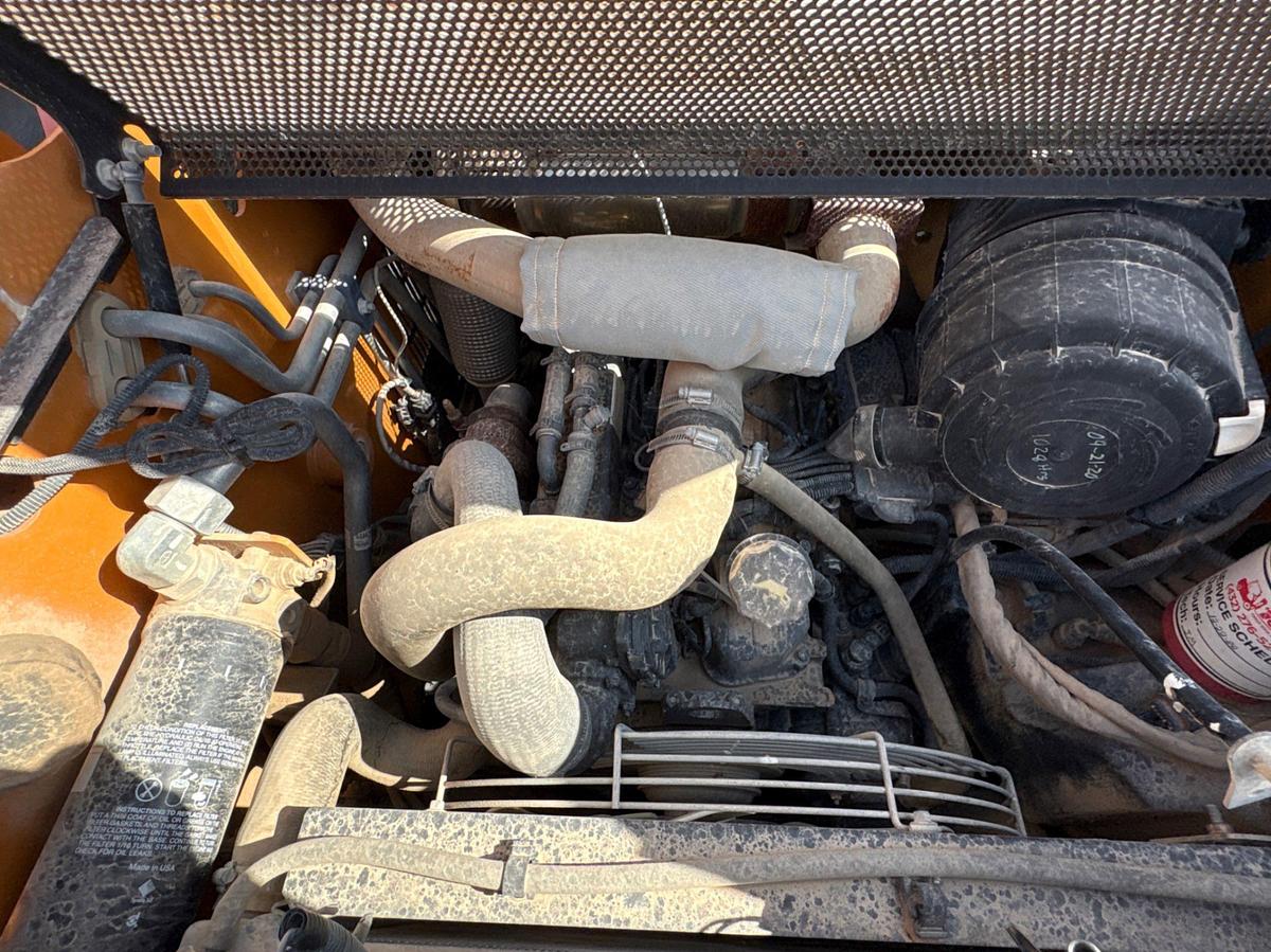 Used CASE SR210 SKID STEER LOADER