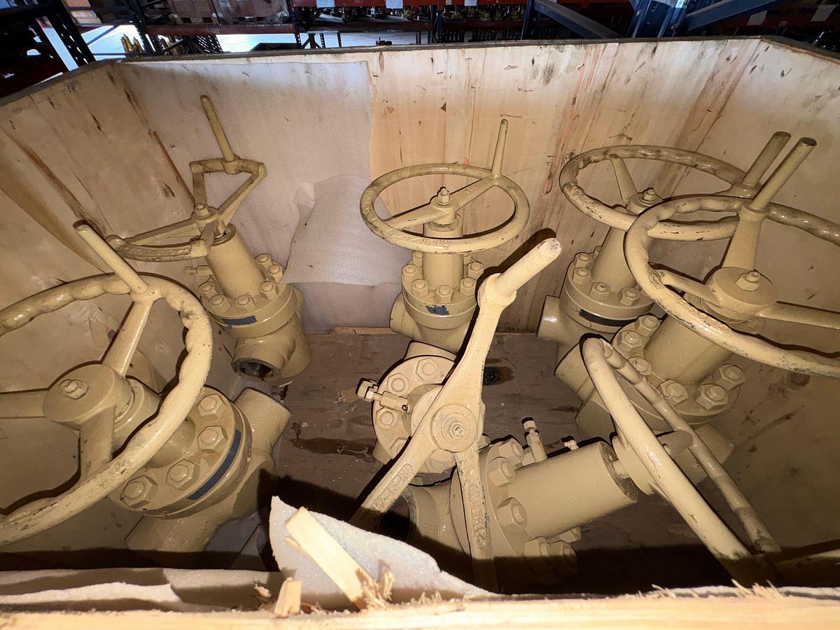 Used (7) 2-9/16” 8RD 5k & (1) 4-1/16” 5k gate valves