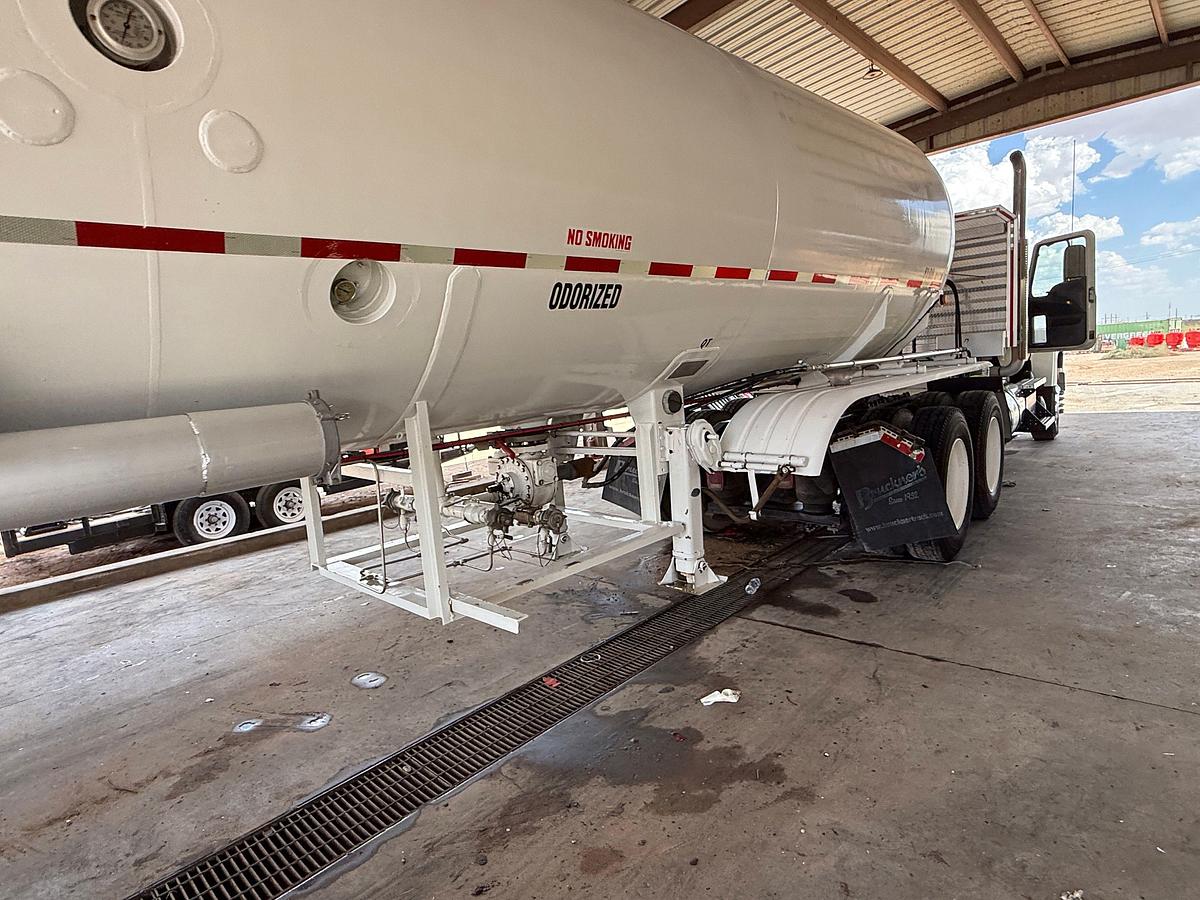 Used 1980 ENDERBY-ANDERSON 10,500 GAL T/A PROPANE TRANSPORT TRAILER