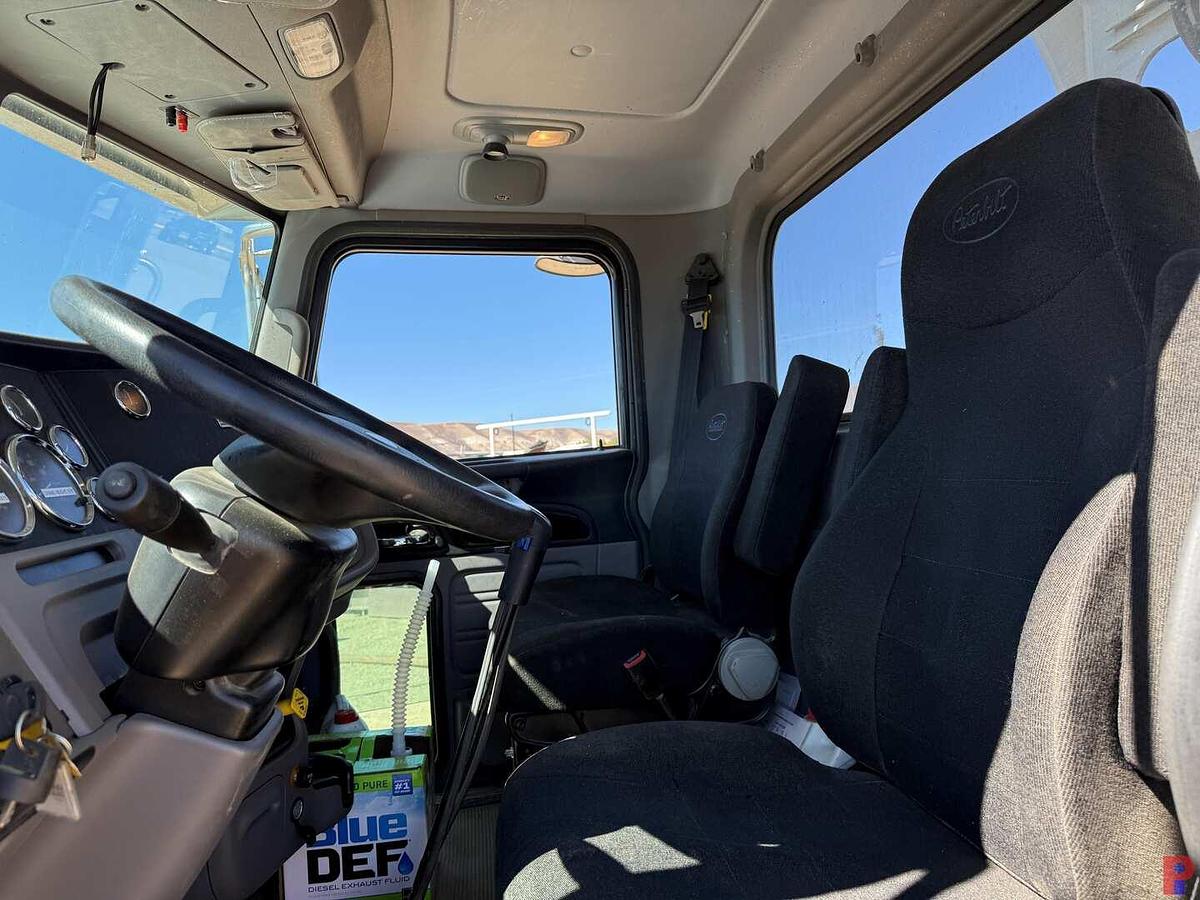 Used 2019 NATIONAL NBT30H-2 30 TON T/A CRANE TRUCK ON  2019 PETERBILT 367