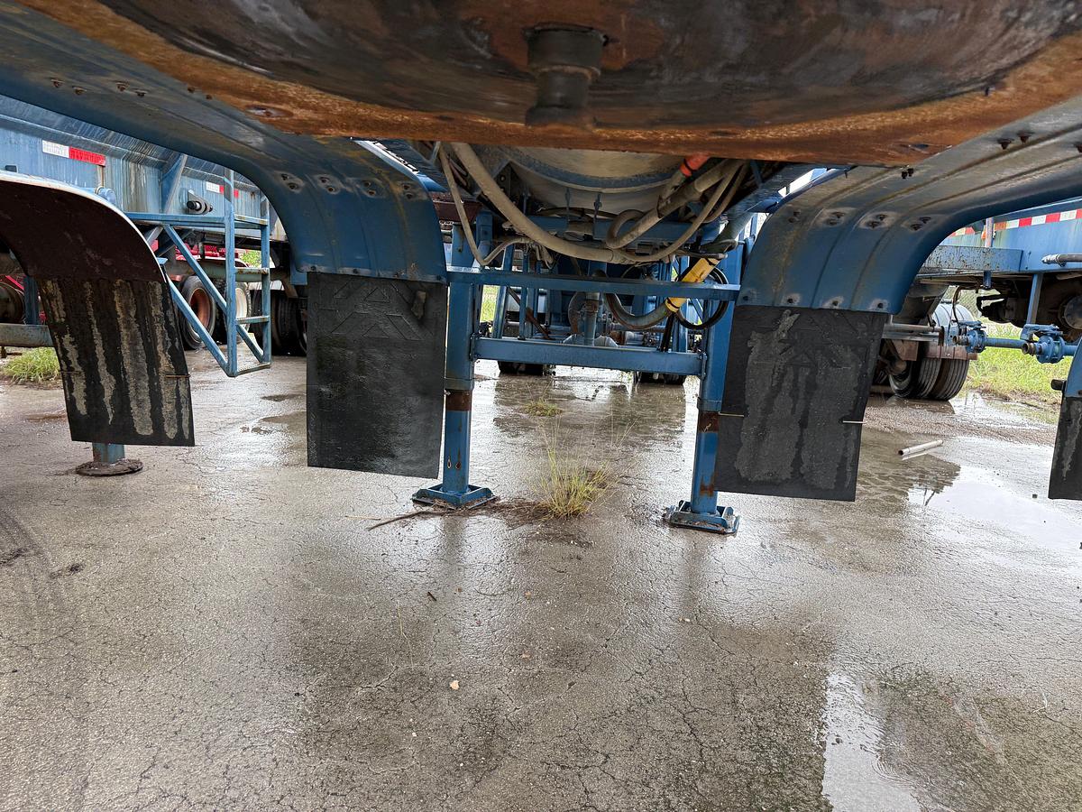 Used 2006 WORLEY WELDING WORKS 4,100 GAL 3-COMP T/A ACID TRANSPORT TRAILER