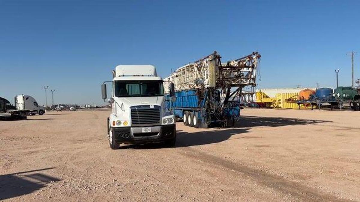 Used FREIGHTLINER CENTURY CLASS T/A DAYCAB HAUL TRUCK