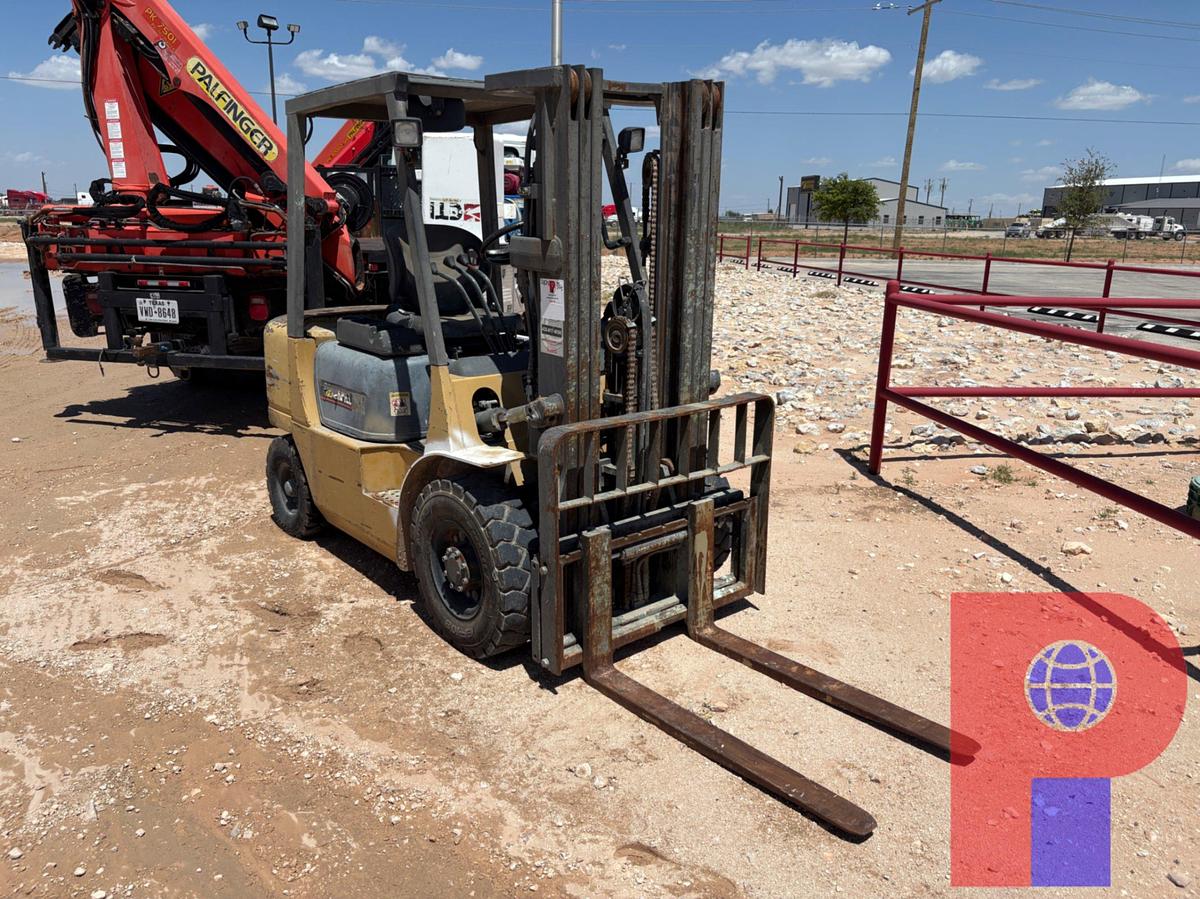 Used MITSUBISHI CATERPILLAR GP25K 8,000LB FORKLIFT