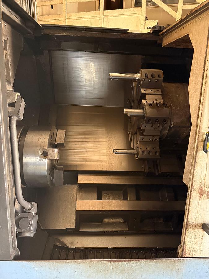 Used 2011 DOOSAN PUMA 480 CNC LATHE