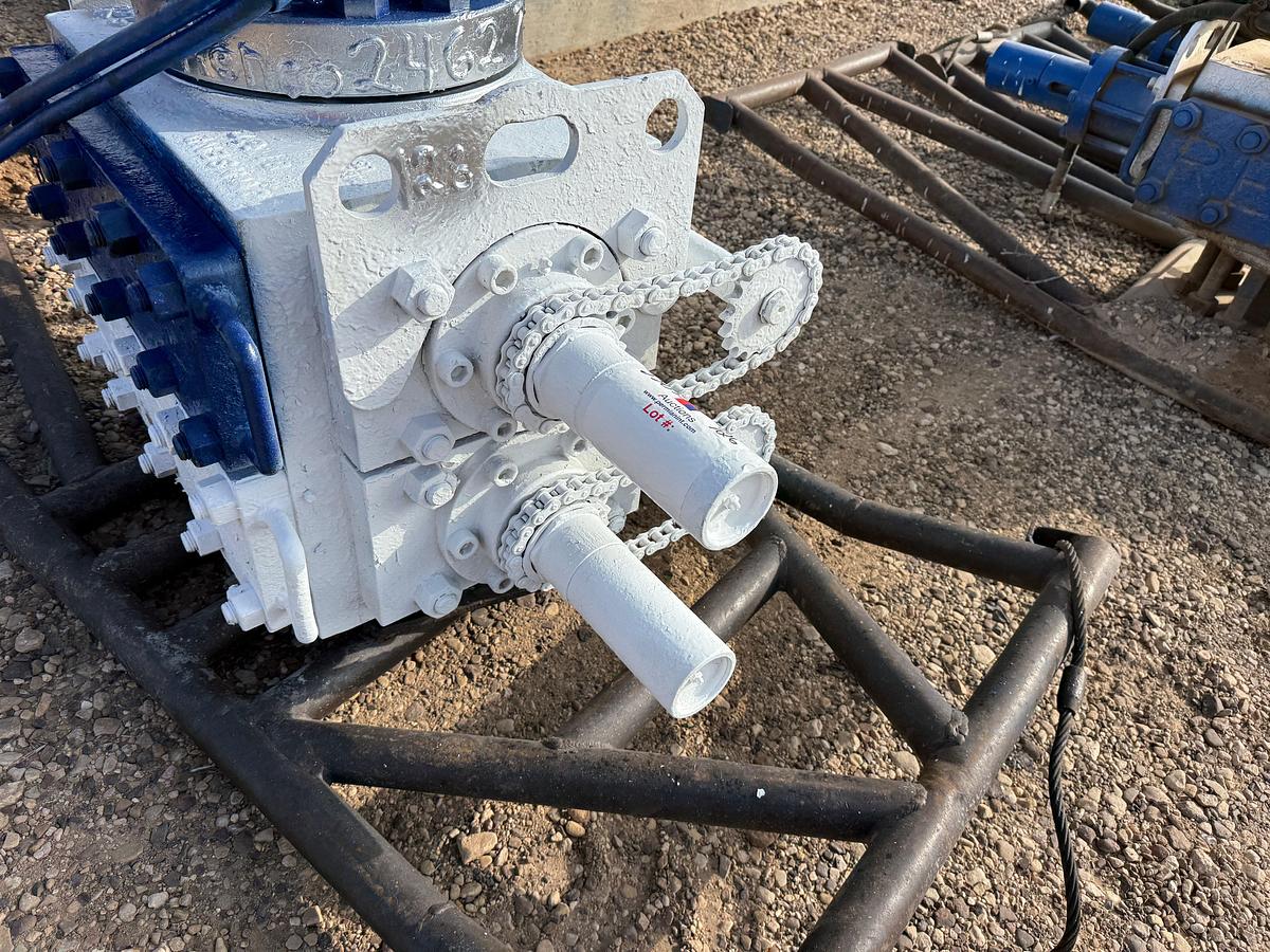 Used 7-1/16 TOWNSEND 3M 2-7/8 DBL MANUAL BLOWOUT PREVENTER , CHARTED