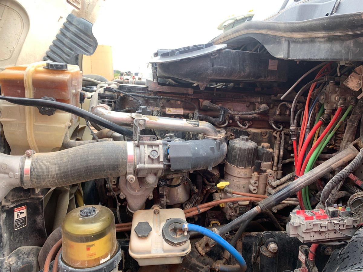 Used 2008 Freightliner Columbia 120 Sleeper Truck