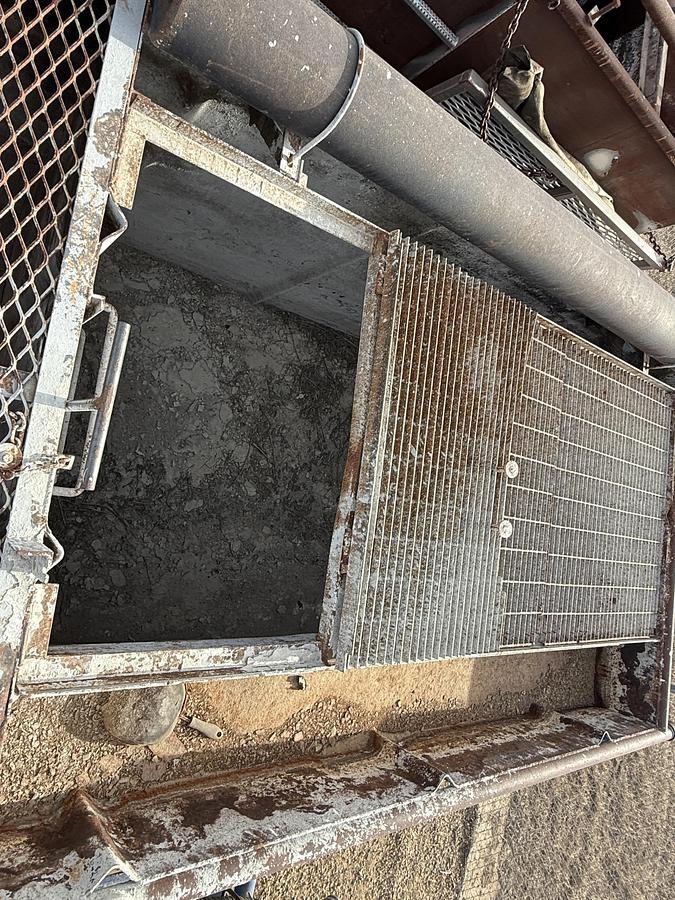 Used 18’L X 6'W X 6’H 2-COMP. REVERSE PIT W/ GAS BUSTER, CATWALK